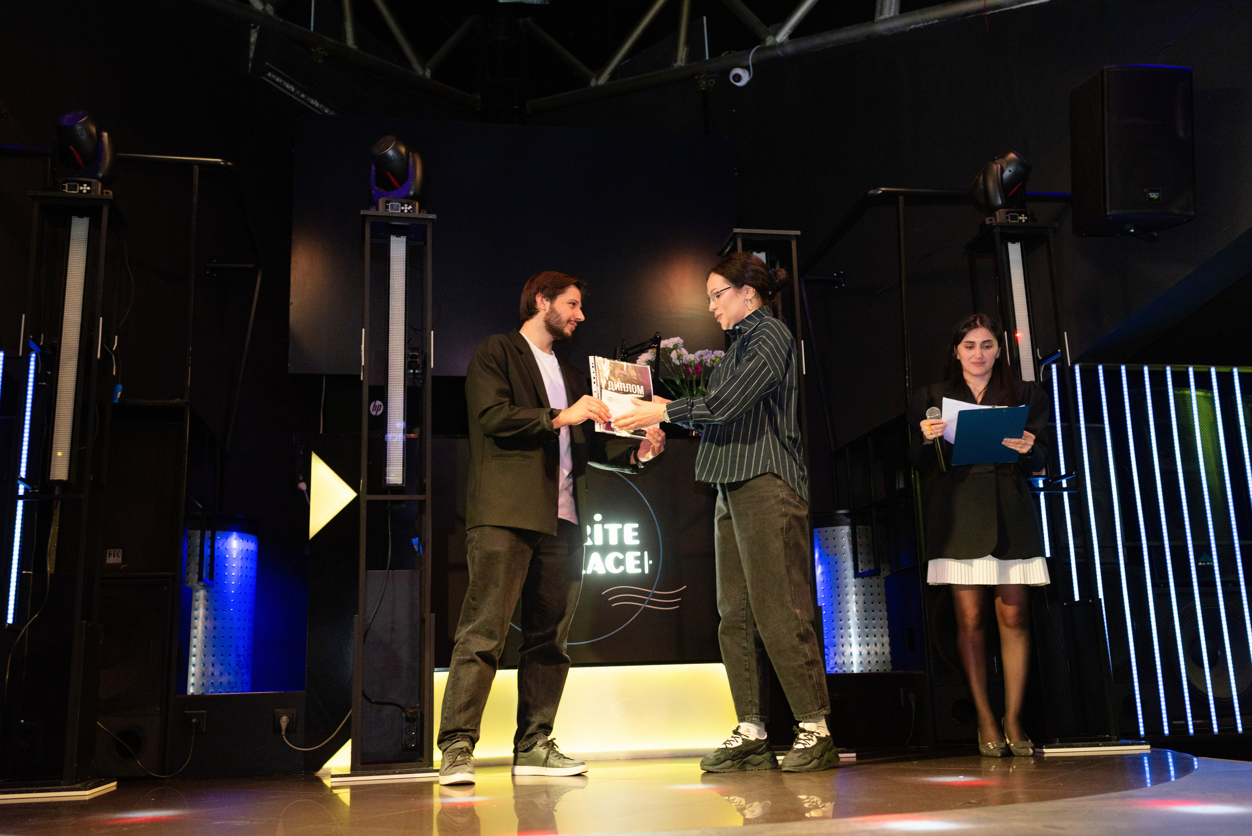 Конкурс в Favorite Place. Детский и семейный фотограф в Сургуте и Нефтеюганске Анна Старцева