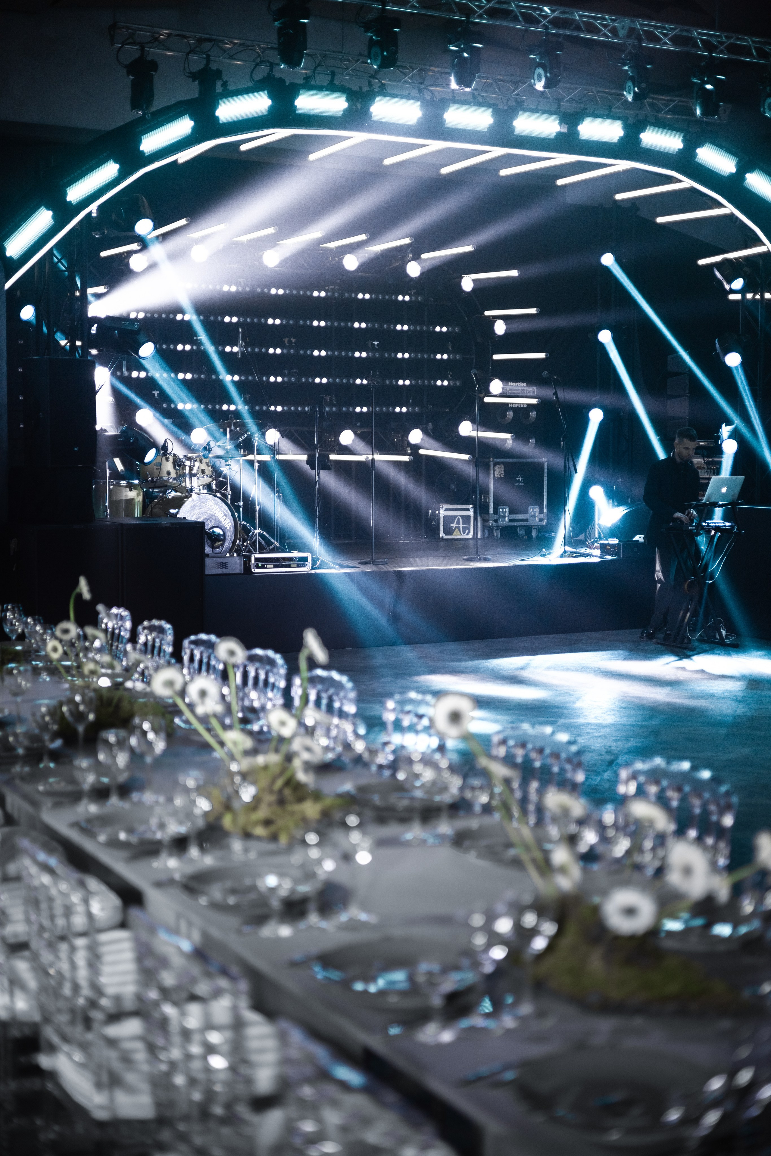 Бэки монтаж