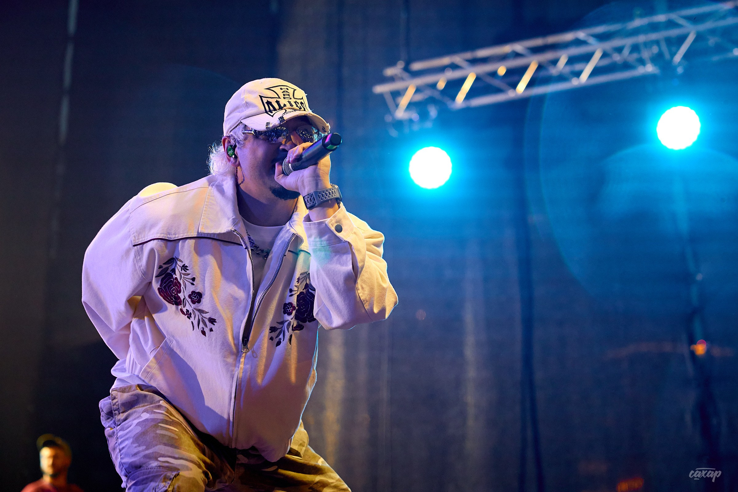 Sqwoz Bab. Профессиональный фотограф в Екатеринбурге Юра Сахар