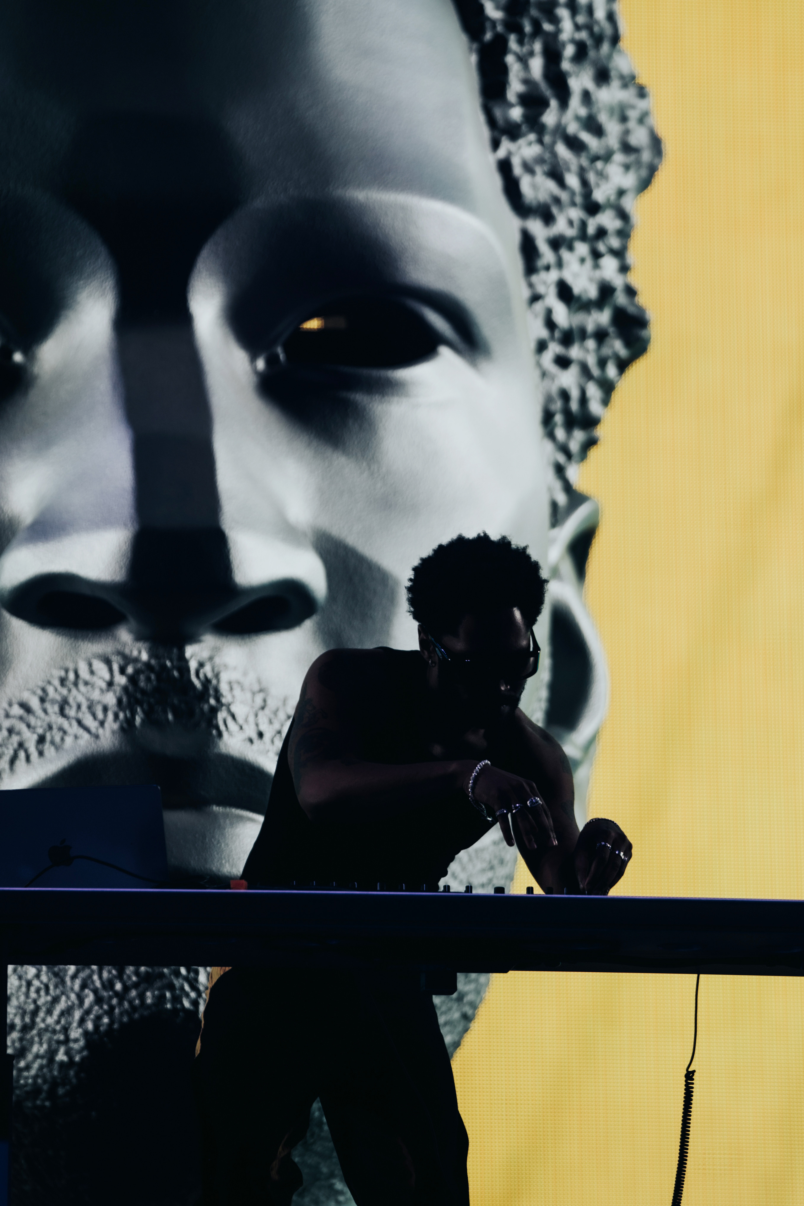 Выступление Kaytranada на фестивале Coachella / 2023. OOPS