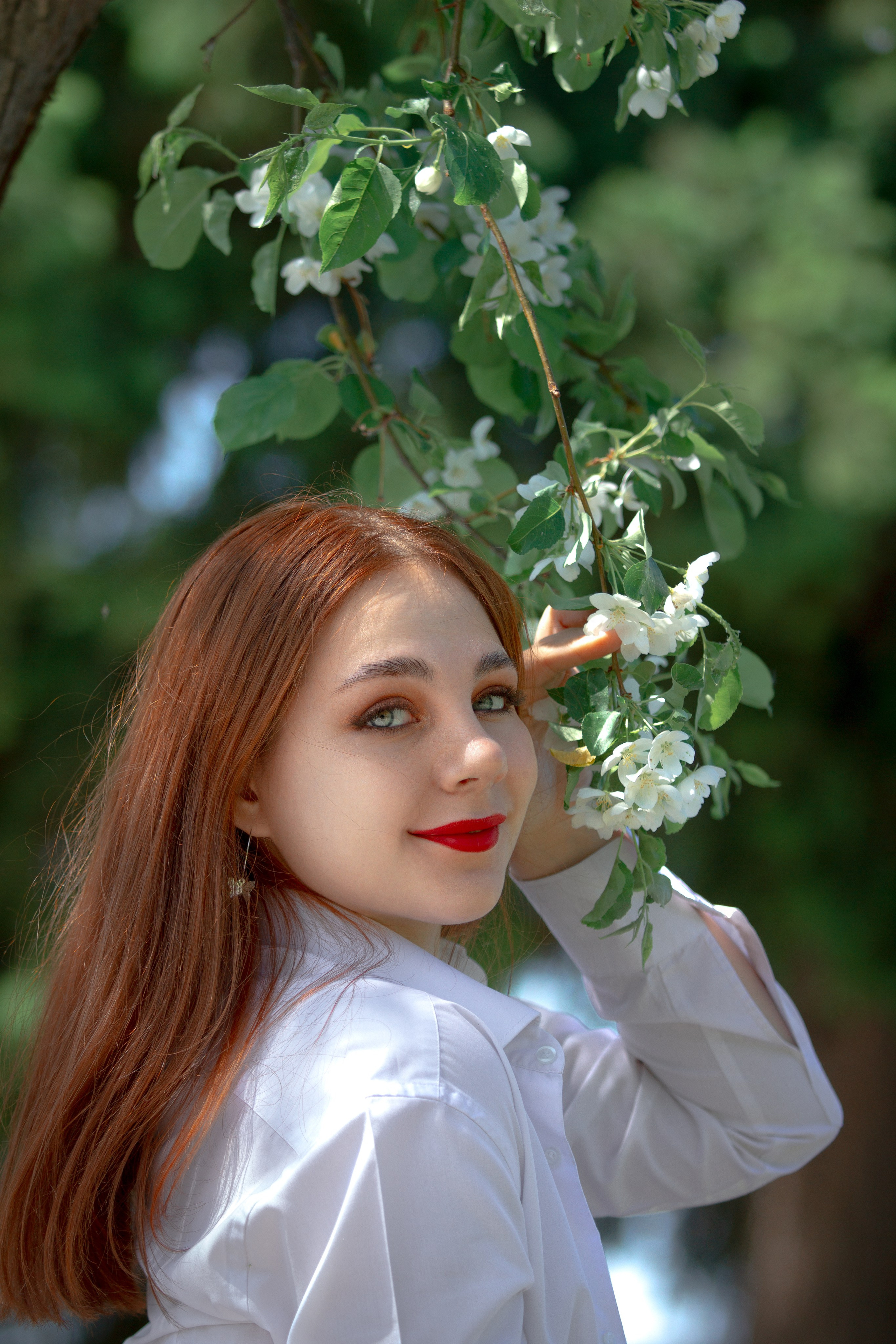 Яблони в саду. Арт-фотограф Крис Л. в Тобольске: портрет, семейные, свадьбы