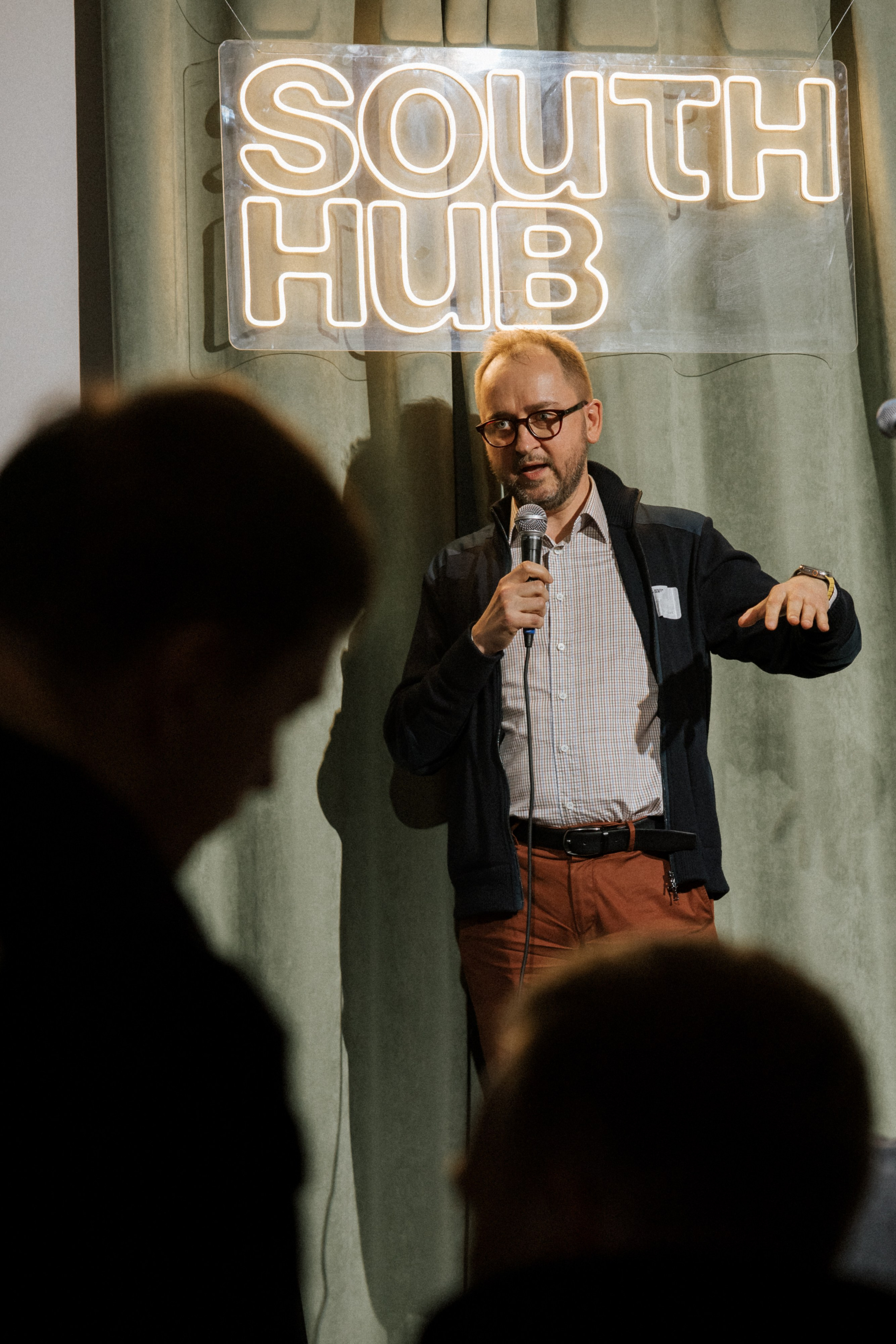 Очень сложные переговоры. South HUB