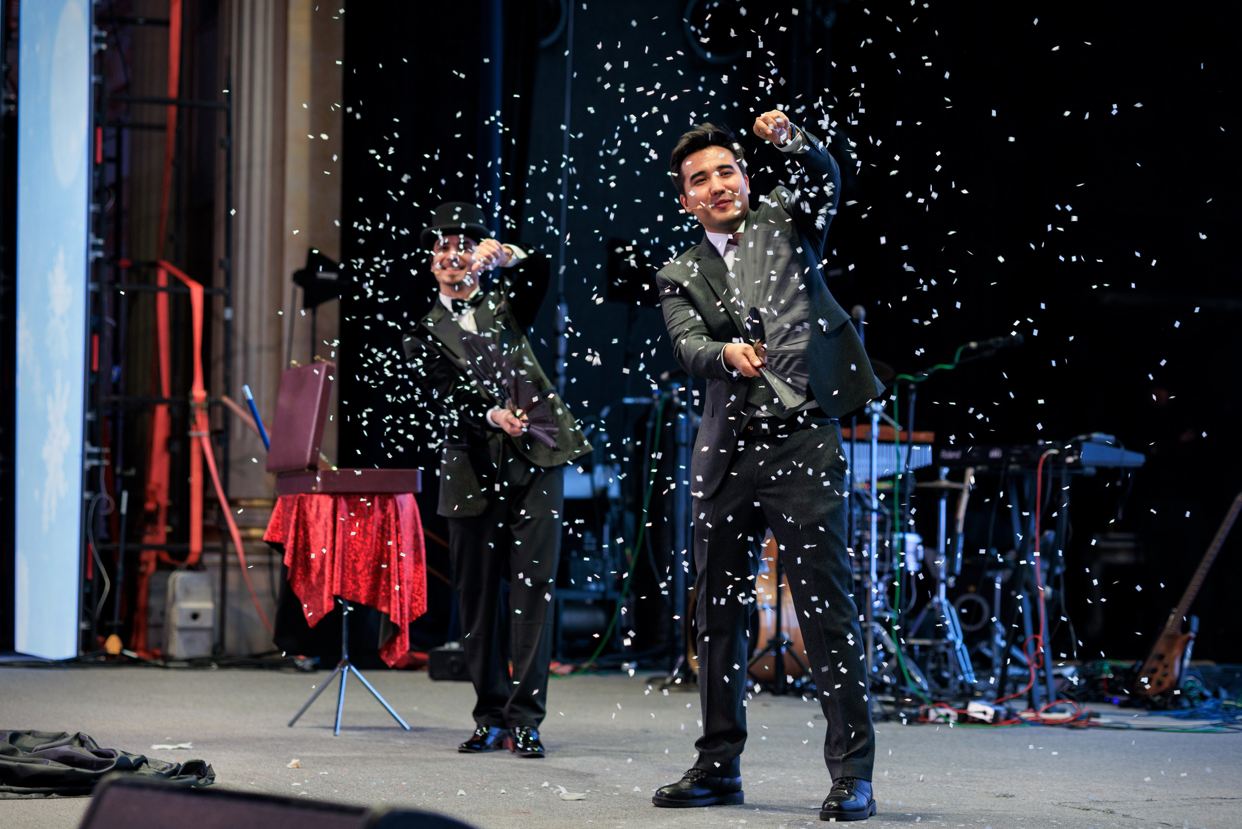 Бизнес-фотограф в Алматы — корпоративные съёмки, деловые портреты и репортажи. Профессиональный фотограф в Алматы