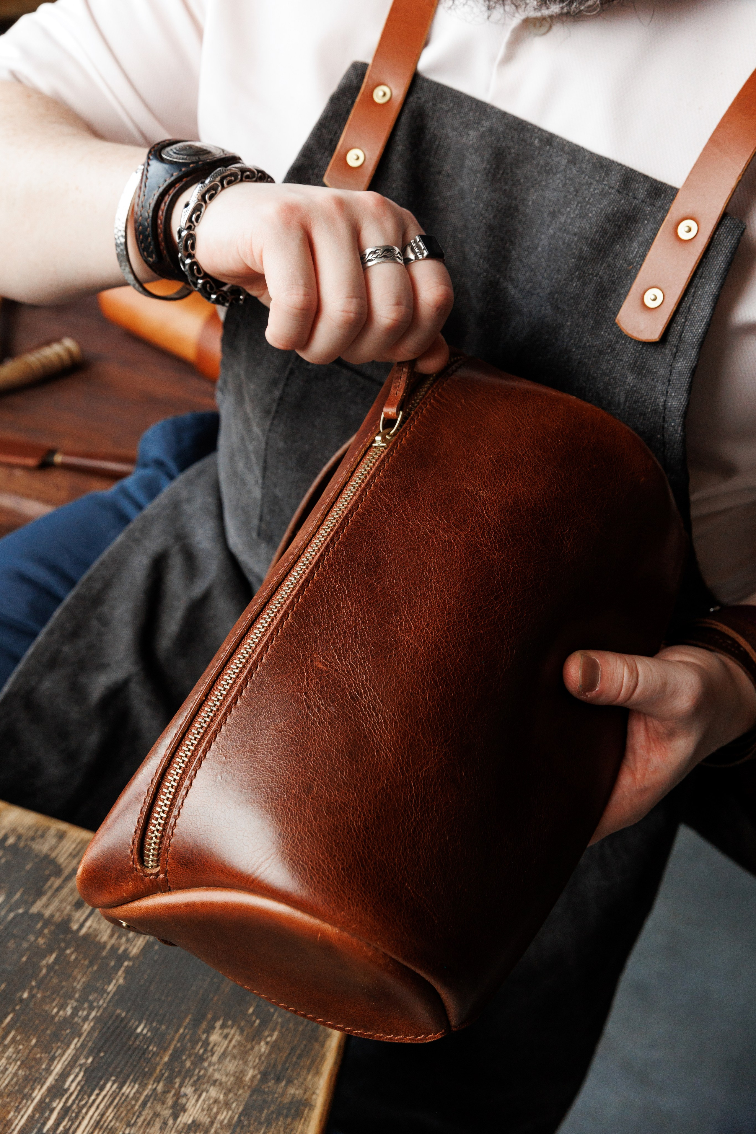 Андрей мастер по работе с кожей. Фотограф Щелково/ Москва Татьяна Жучкова