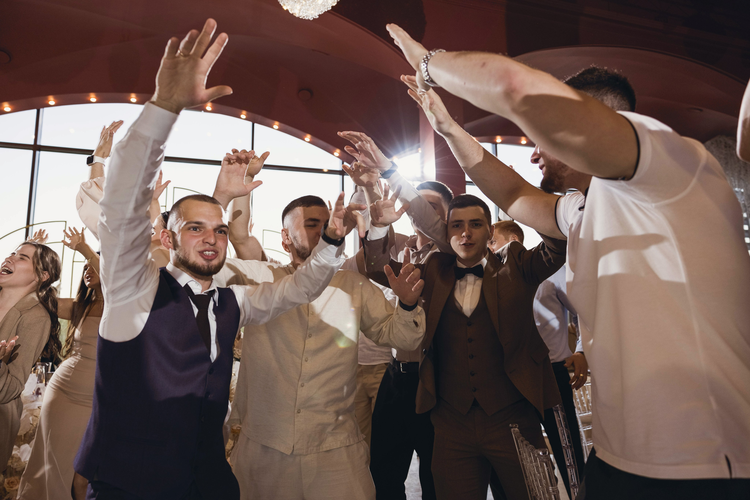 Никита и Ульяна (максимальный — Винотека). Свадебный и семейный фотограф в городе Сургуте Стерликова Светлана