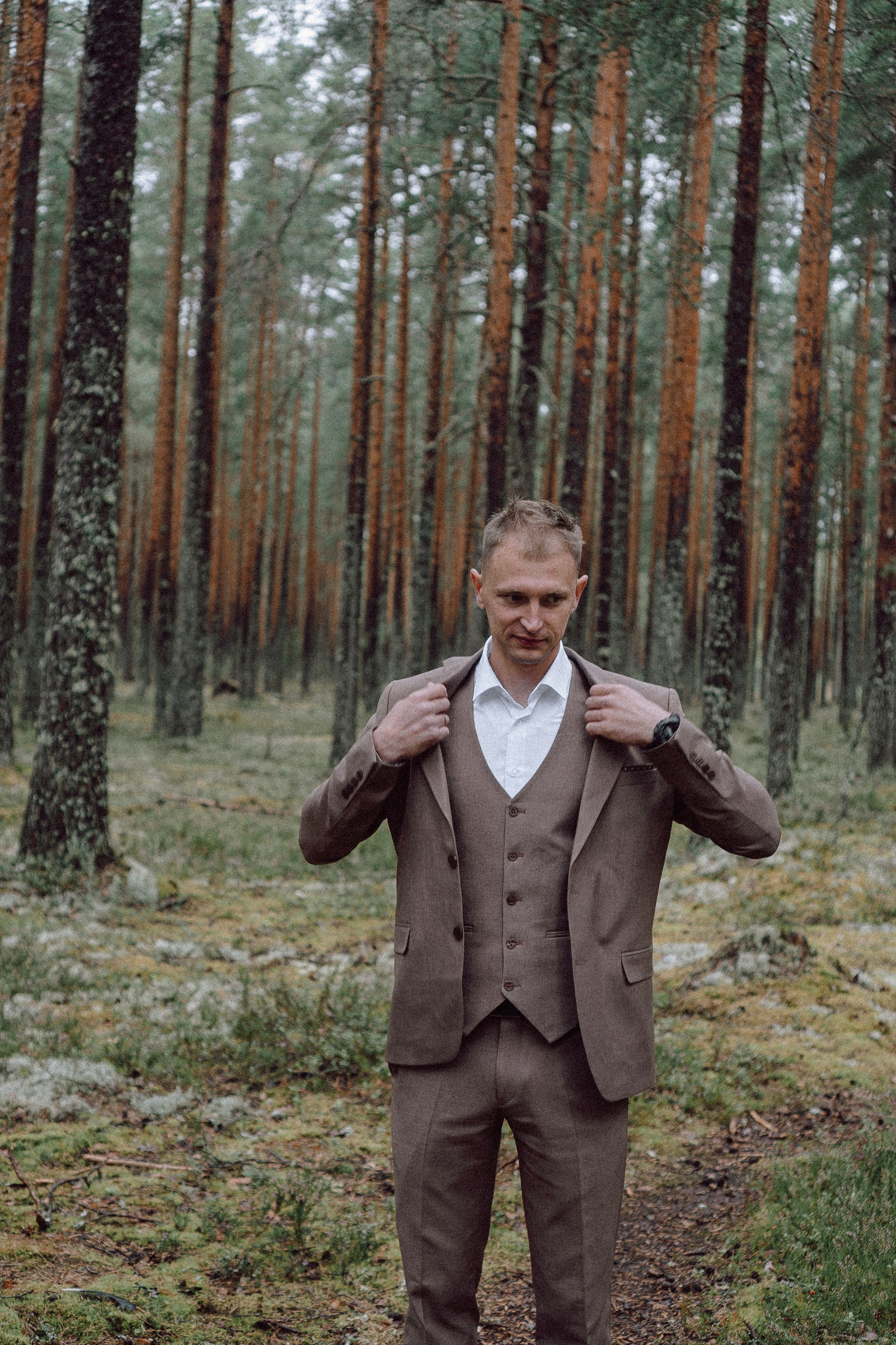 СВАДЕБНАЯ ФОТОСЕССИИЯ ПАРЫ В ГОРОДЕ ПРИОЗЕРСК В СОСНОВОМ ЛЕСУ И С ПИКАПОМ. Профессиональный фотограф, Санкт-Петербург — Виктория Богомолова