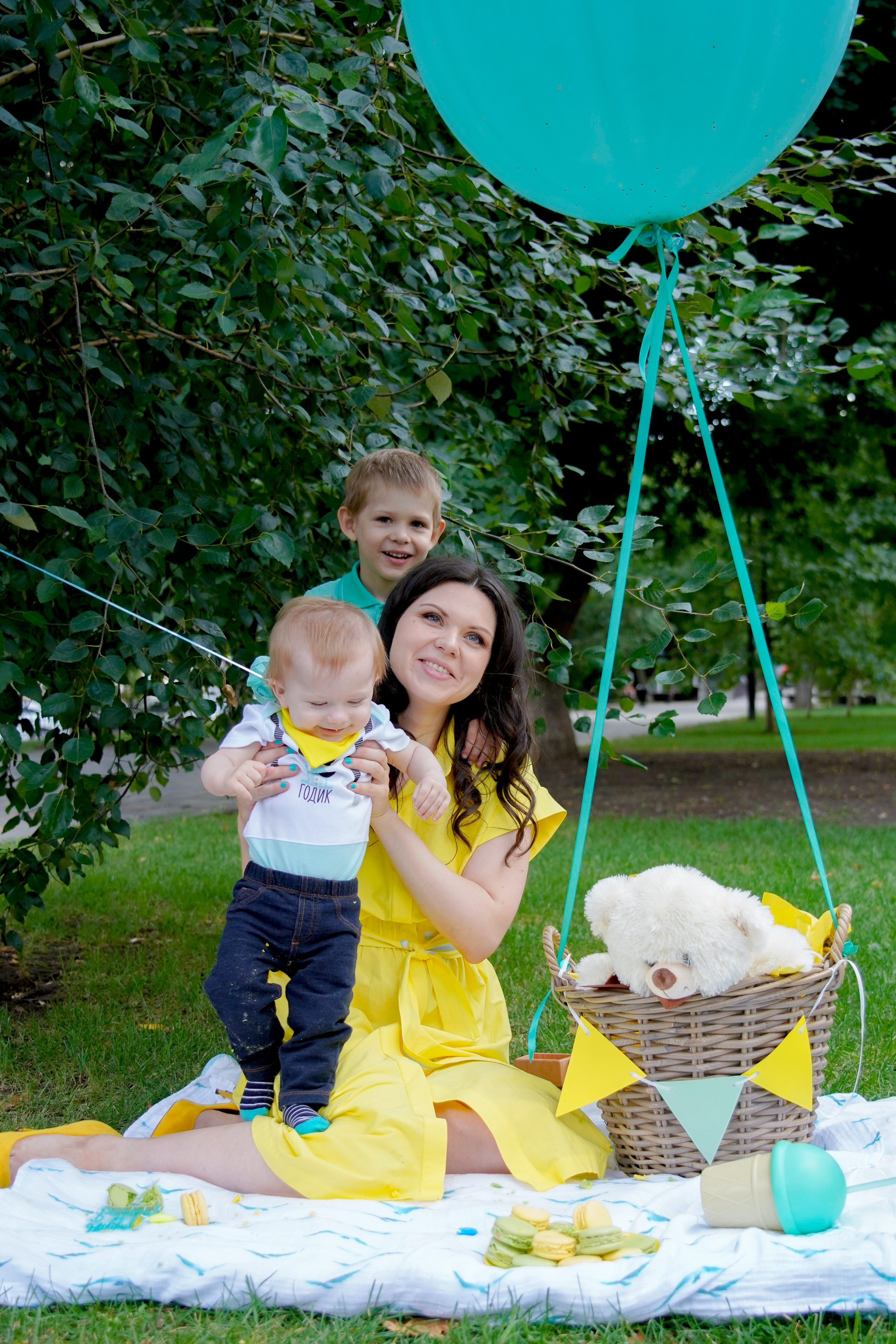 1 год)). Max Matvich and Victoria Basova are professionals in their field