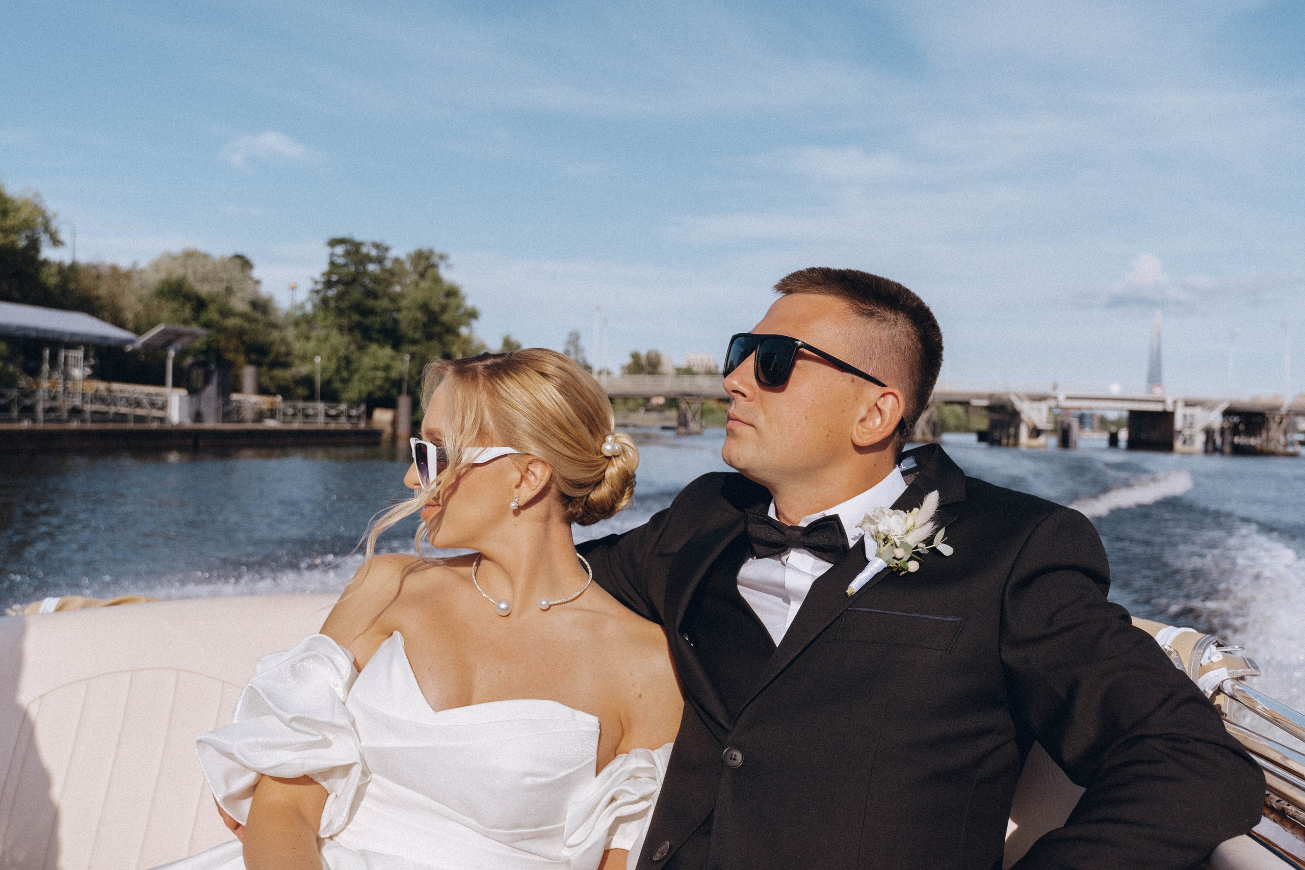 СВАДЕНБНАЯ СЬЕМКА НА КАТЕРЕ ПО КАНАЛАМ САНКТ-ПЕТЕРБУРГА И В АКВАТОРИИ НЕВЫ. Профессиональный фотограф, Санкт-Петербург — Виктория Богомолова