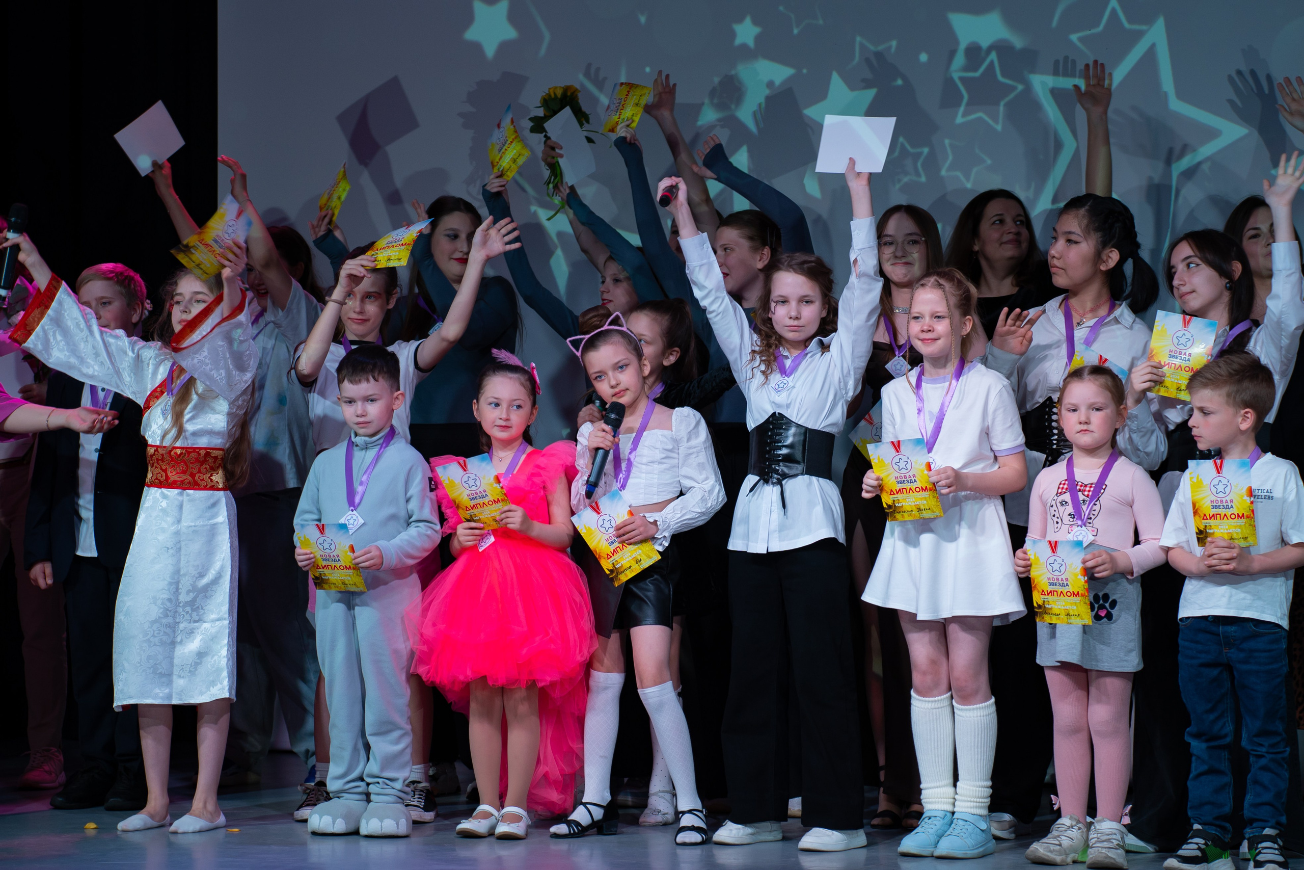 Отчетный концерт продюсерского центра «Новая Звезда». Фото / Видеосъемка в Москве