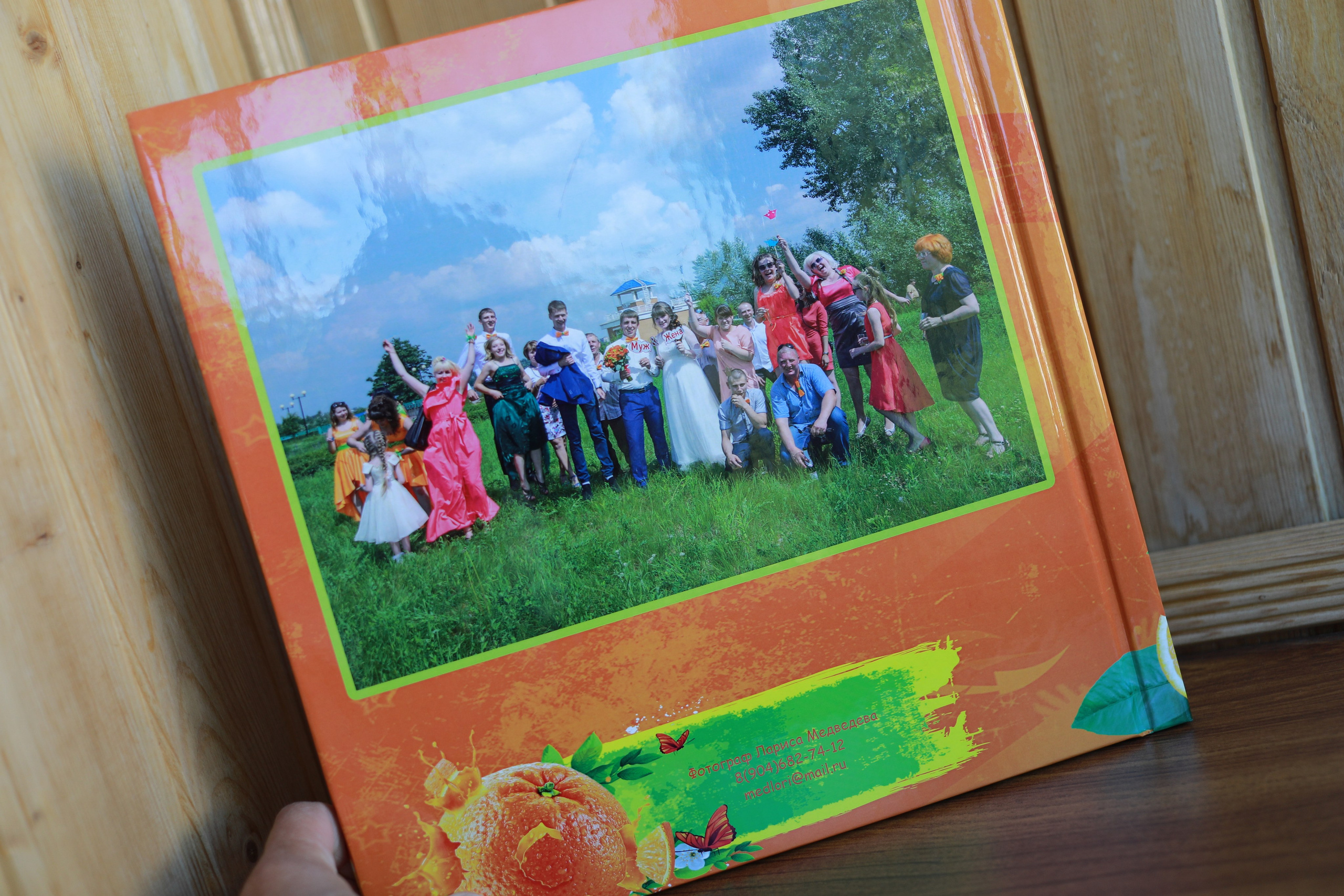 medlori fotobook Фотокниги в Липецке. Свадебная фотокнига «WEDDING DAY» Фотокнига постраничная (от 20 до 40 страниц), цена зависит от количества разворотов. Варианты фотокниг, созданные мной от фотосъёмки до дизайна. Цена: от 7500 руб за 10 разворотов. Обложка жёсткая, листы 350 мг. Фотограф Медведева Лариса.