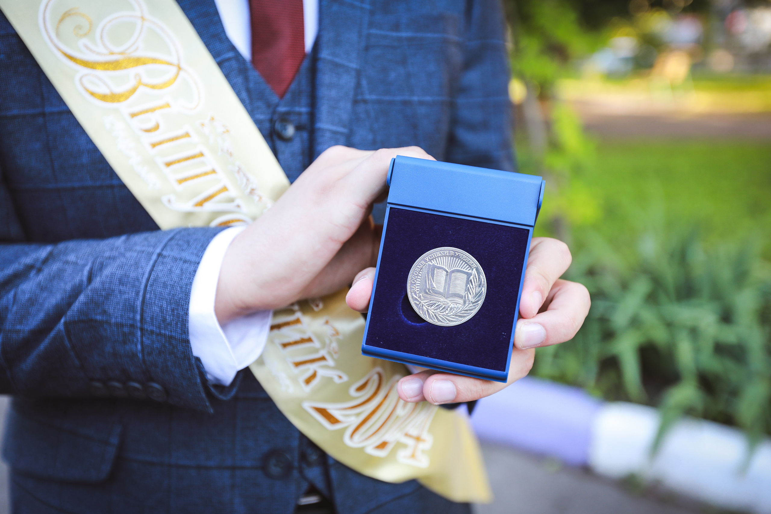 ПРО ВЫПУСКНОЙ на Площади Ленина. Medlori fotobook Выпускные альбомы в Липецке Лариса Медведева