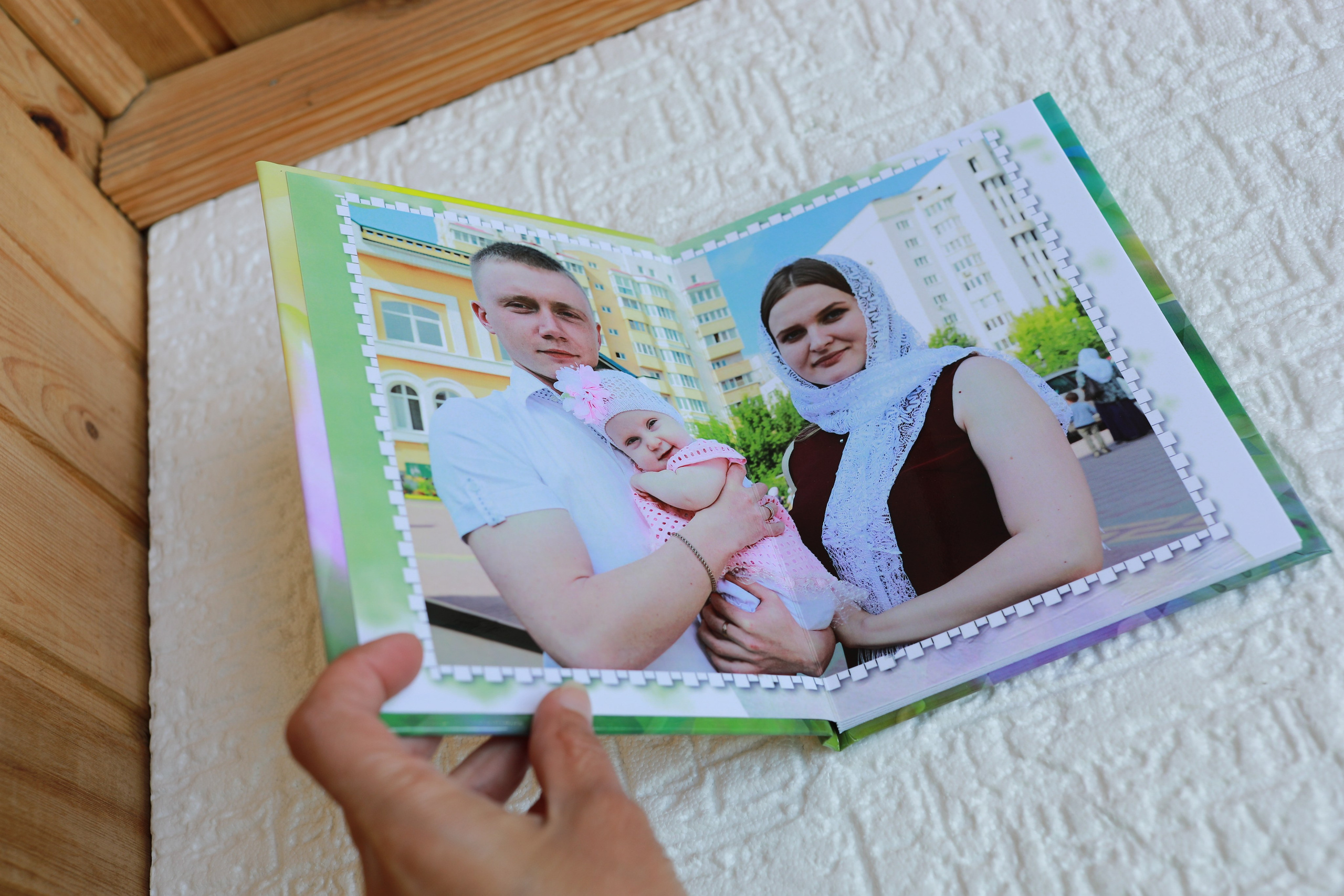 Шаблон фотокниги крестины, крещение, выписка из роддома, семейные истории. medlori fotobook Выпускные альбомы в Липецке, с новым годом, я родилась, юбилей, фотокниги, шаблоны печатная продукция, мама папа я - дружная семья