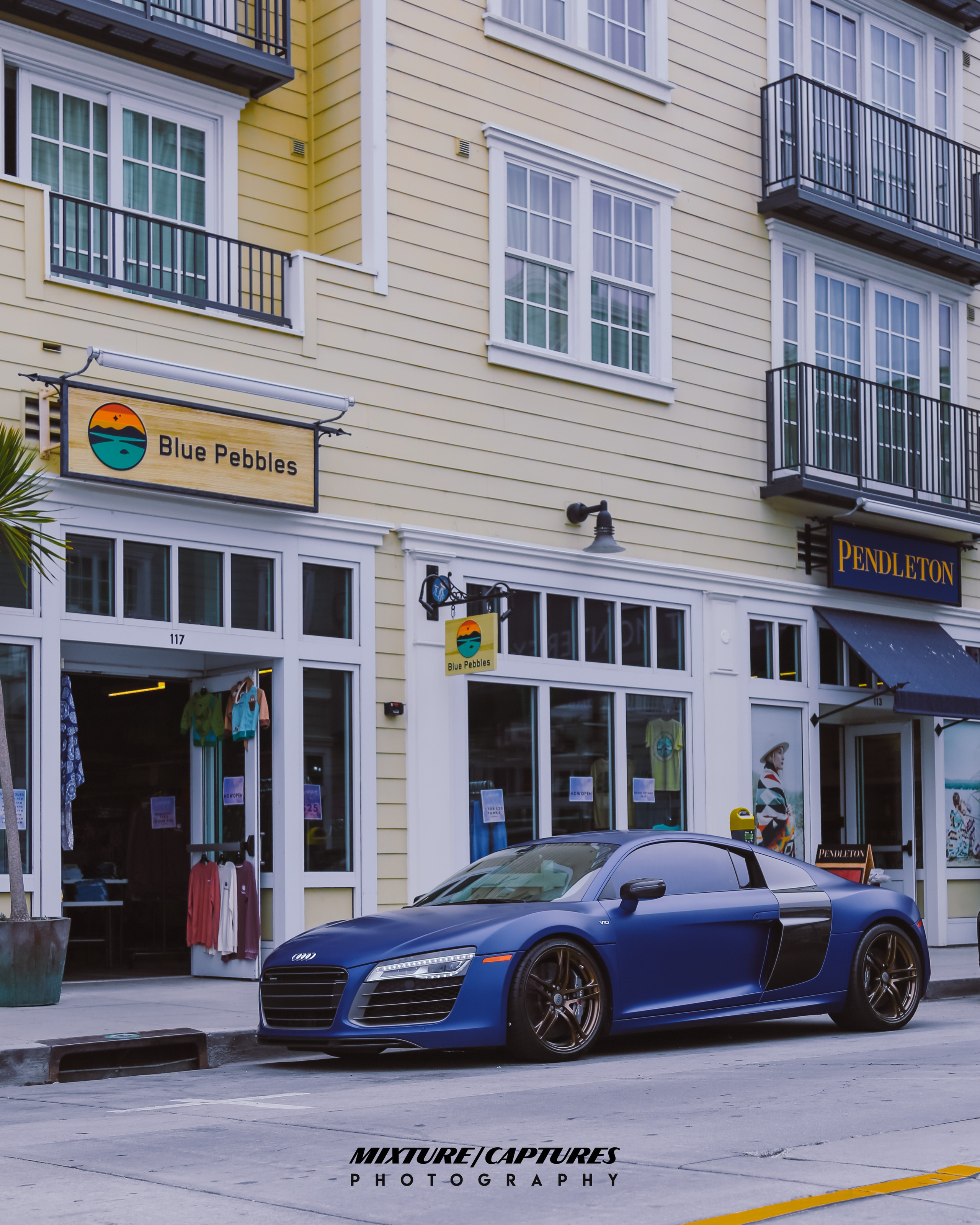 2013 Audi R8 V10. Mixturecaptures