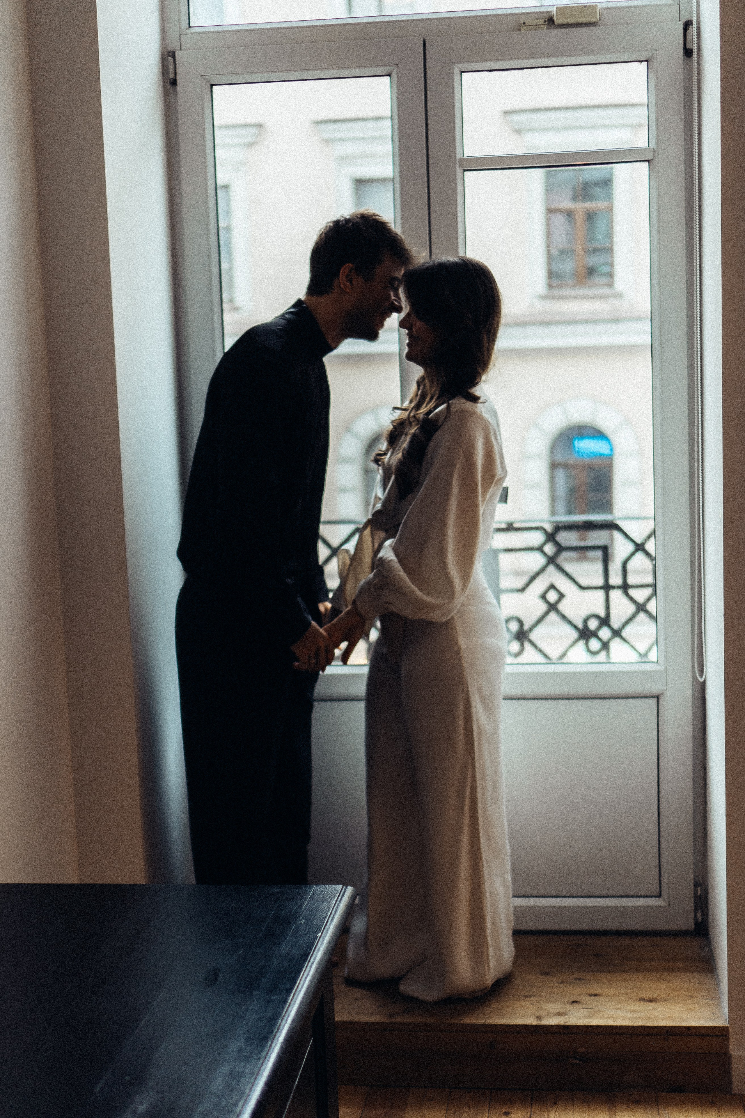 УТРО ЖЕНИХА И НЕВЕСТЫ В ПИТЕРСКОЙ КВАРТИРЕ И СЬЕМКА С СВАДЕБНЫХ ОБРАЗАХ. Профессиональный фотограф, Санкт-Петербург — Виктория Богомолова