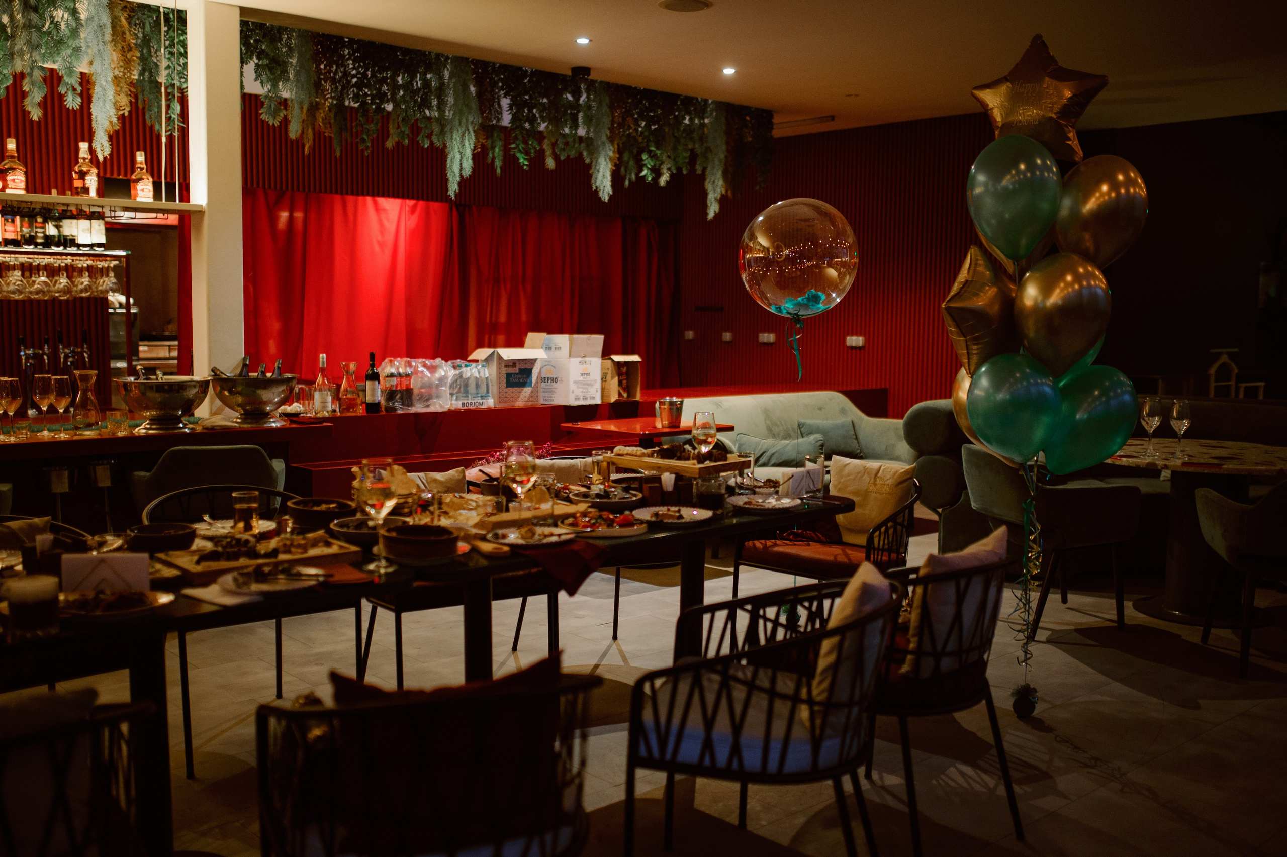 Ресторан. День рождения. Атмосфера. Свадебный фотограф Константинова Елена