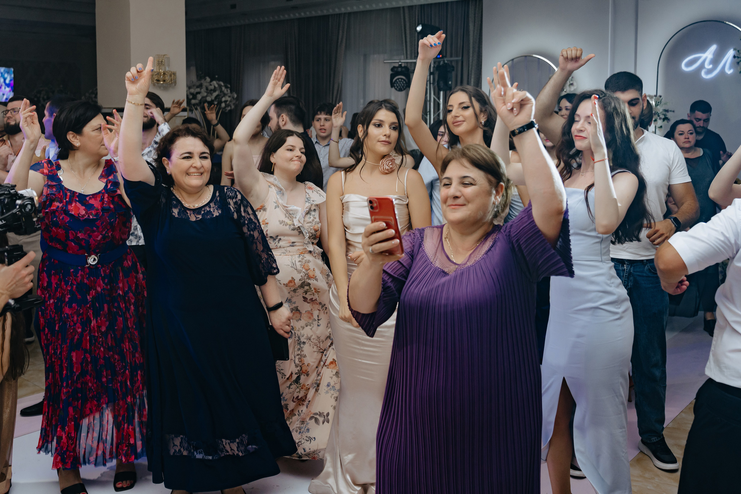 Артем и Лусине. Свадебный фотограф Красноярск Вязьминова Мария