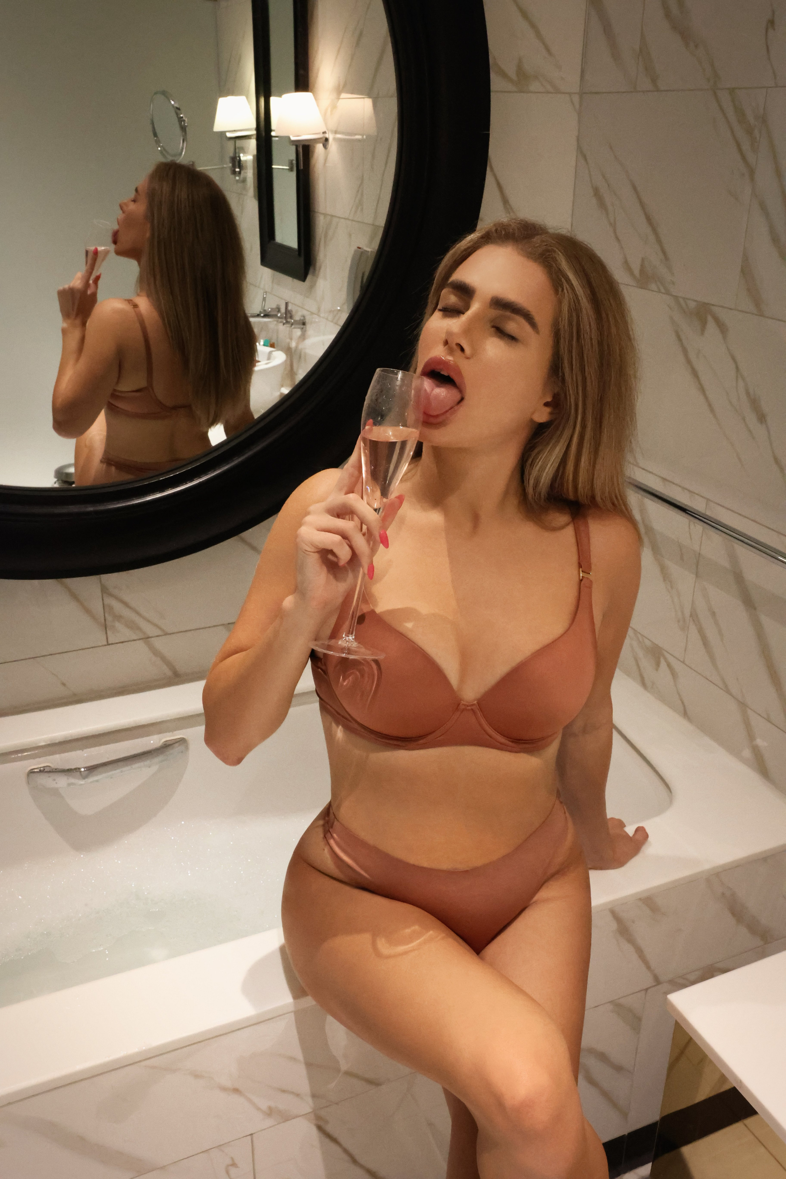 Strawberry Girl. Maria Veber Portrait and Boudoir Photographer