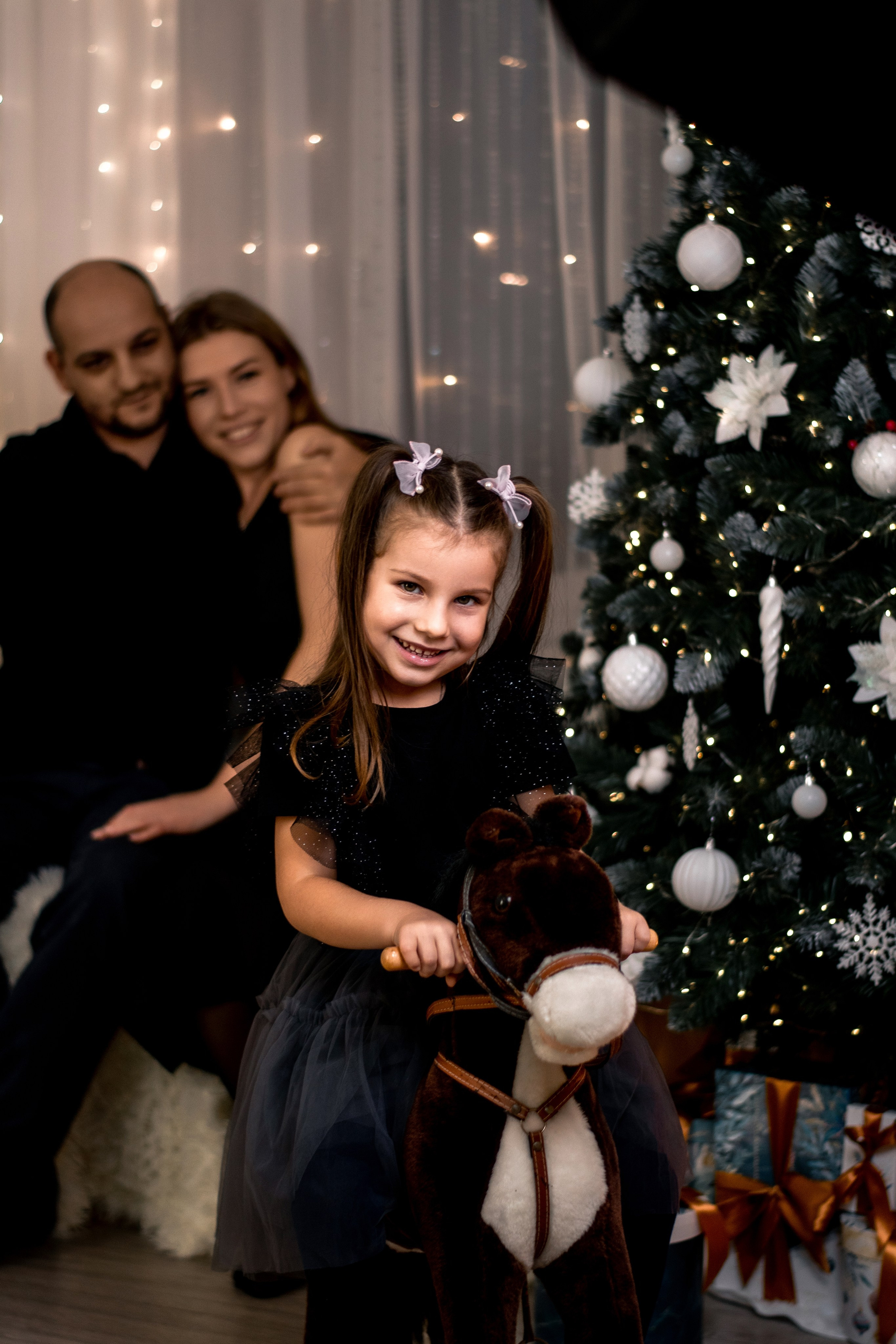 Семейная новогодняя фотосессия. Семейный фотограф в Озёрах и Коломне