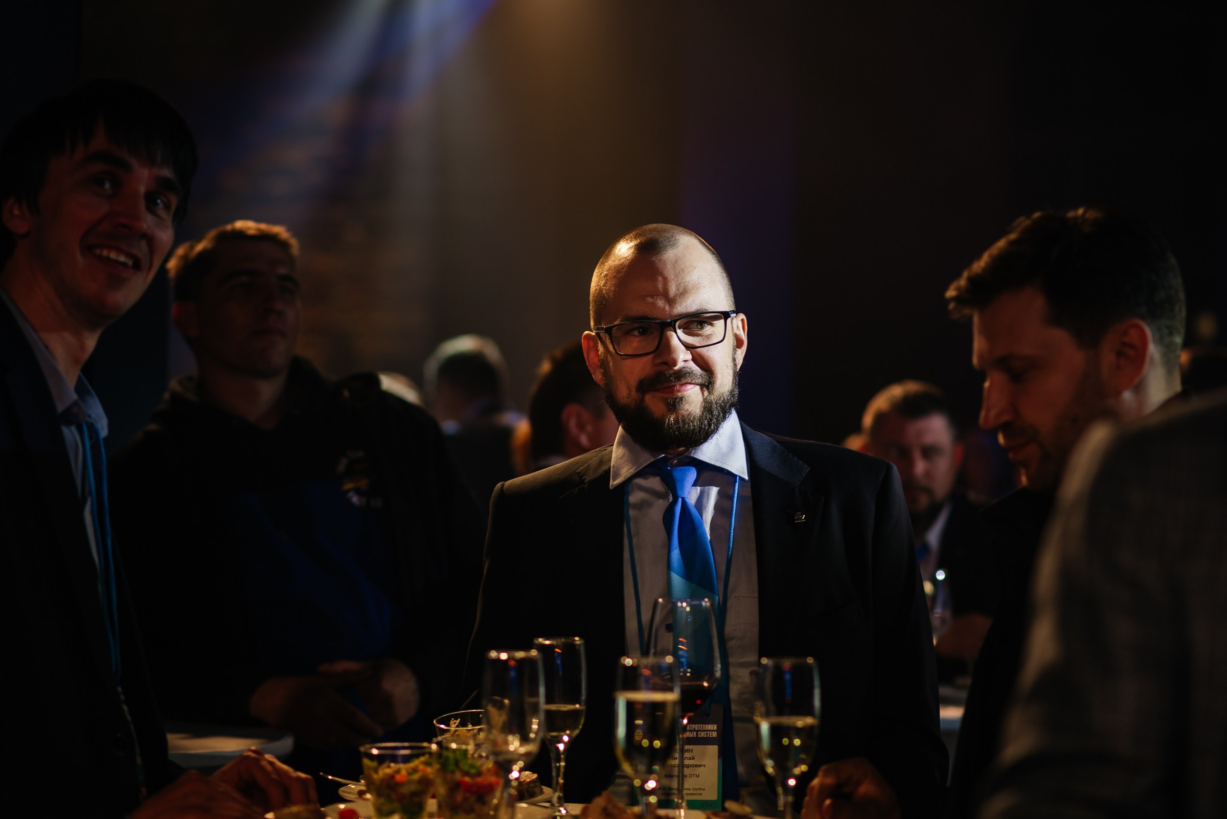 Репортажная фотосъёмка в Брусницын Холле. Свадебный фотограф в Санкт-Петербурге Венера Ахметова