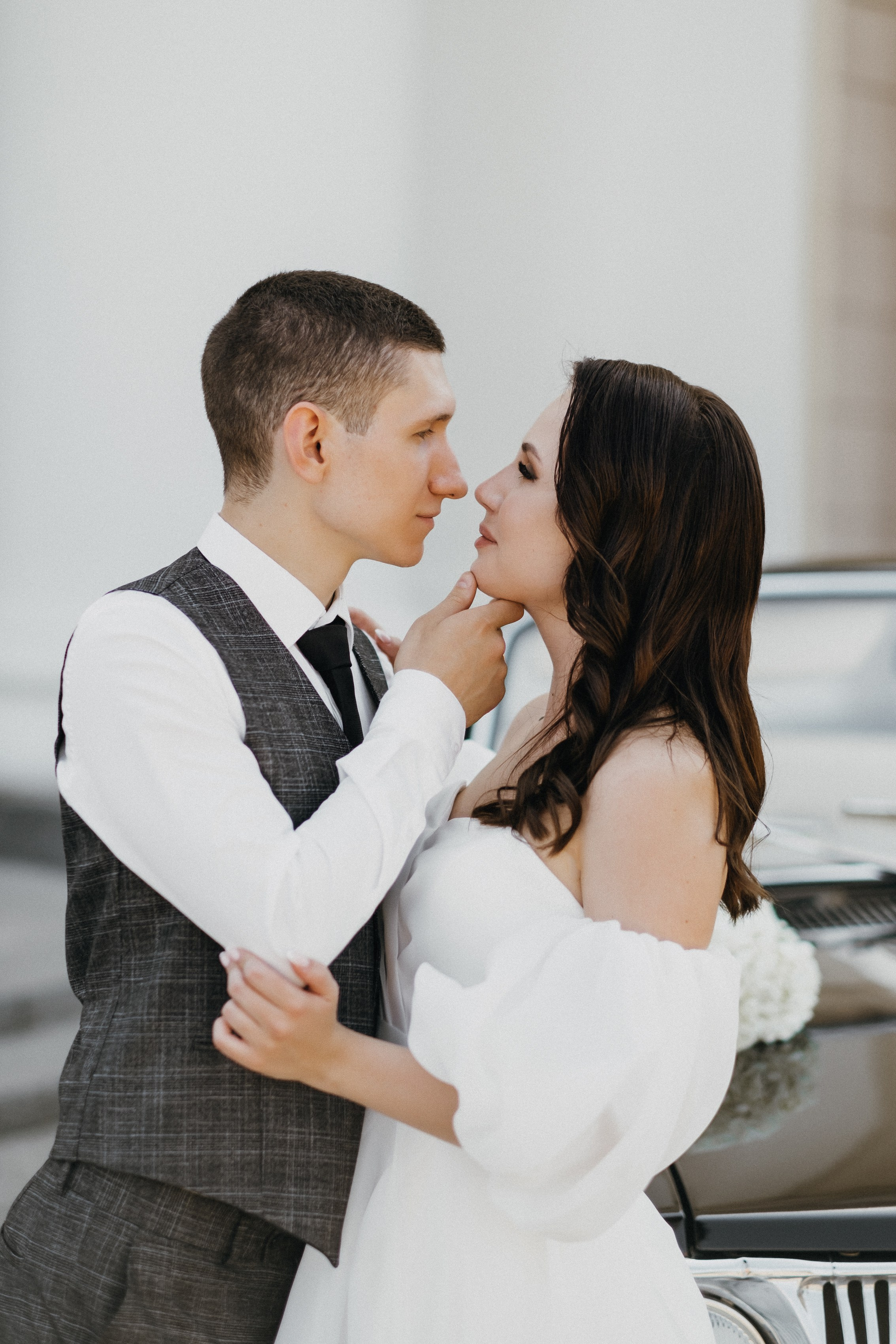 Свадебная съемка с машиной Волгоград. Свадебный и семейный фотограф в Волгограде Кристина Иванова