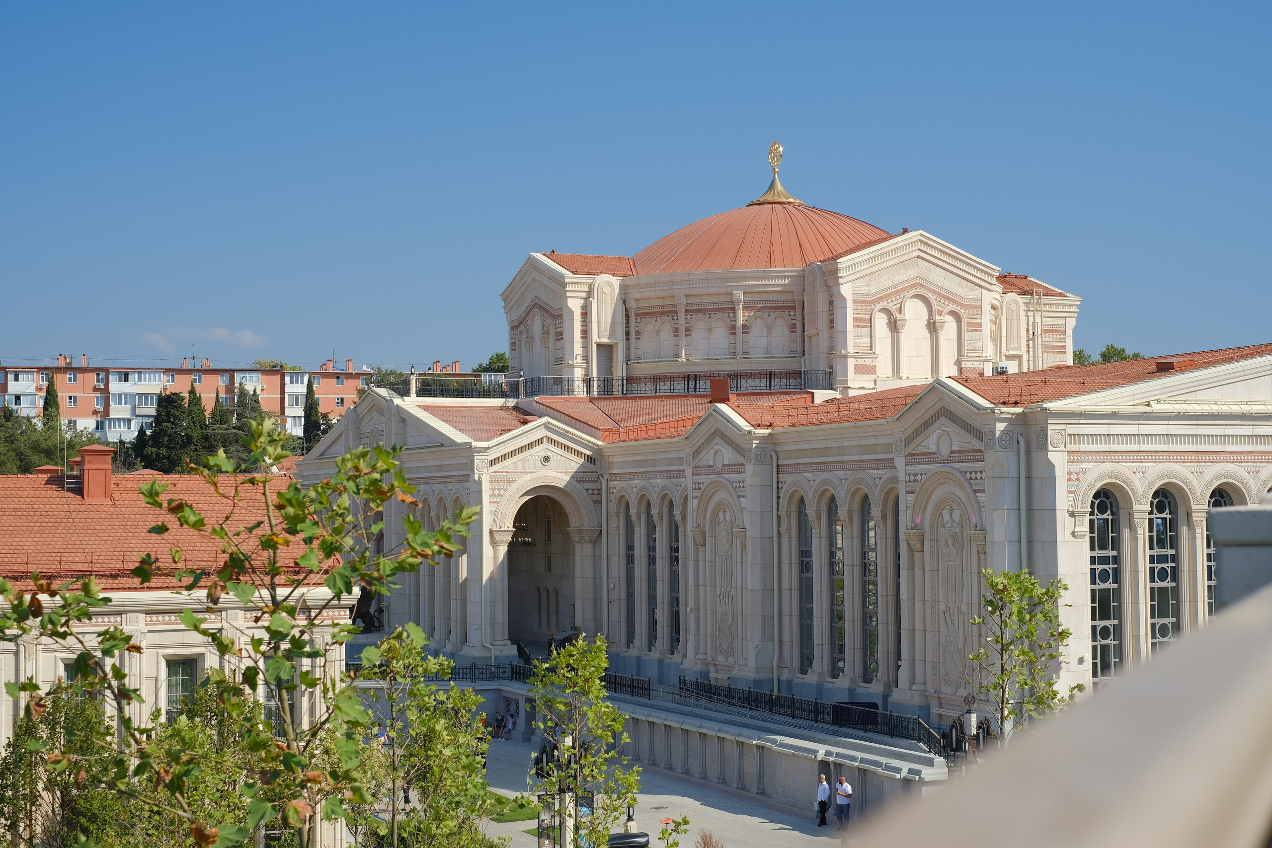 Свадебная фотосессия в Новом Херсонесе и Золотой балке. Профессиональная фотосъемка в Крыму. Натуральные эмоции и живые кадры. Забронируйте дату прямо сейчас!