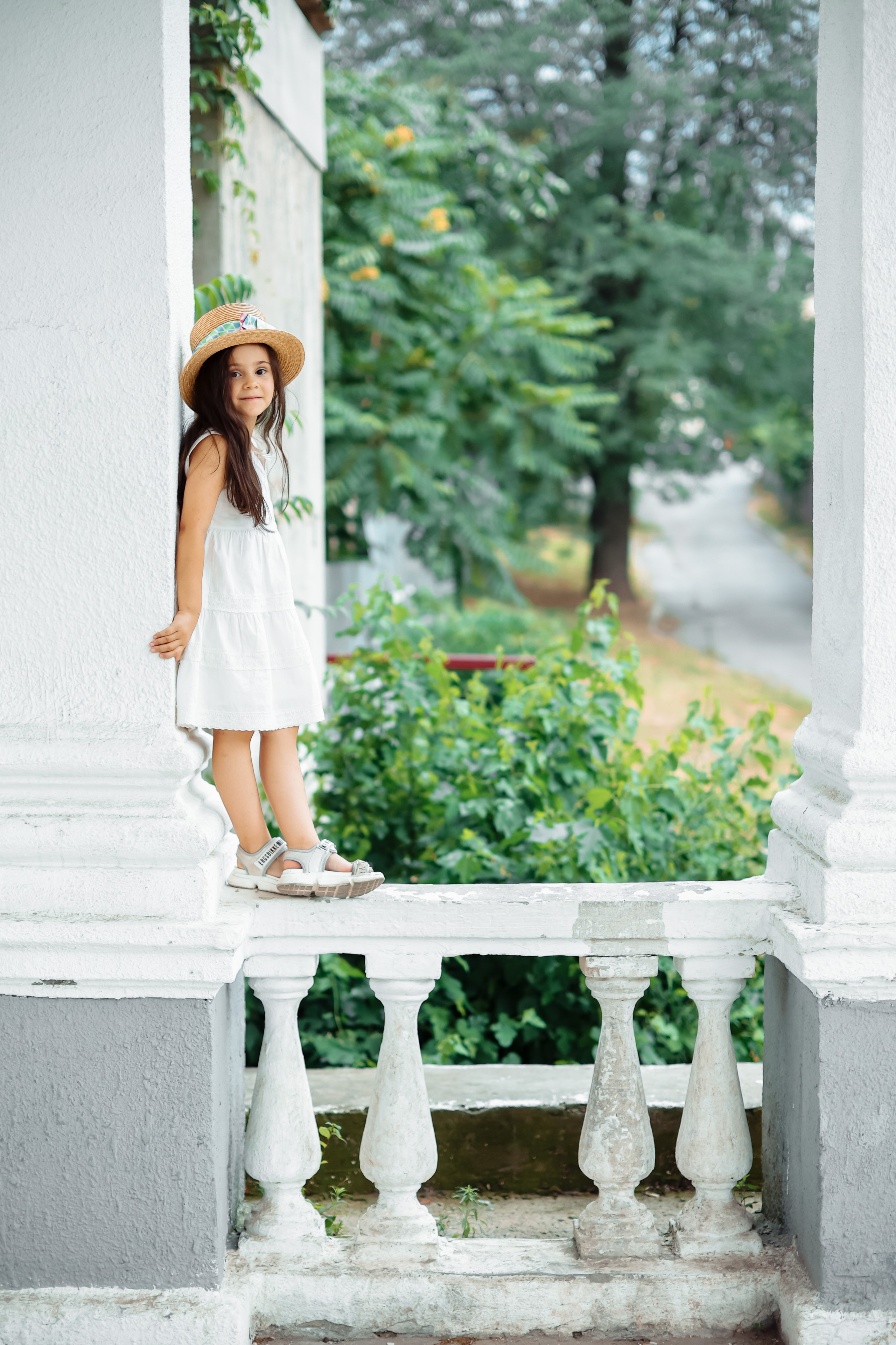 Летняя фотосессия в Ростовском парке. Аделина и Дарина. Omar Shapiev