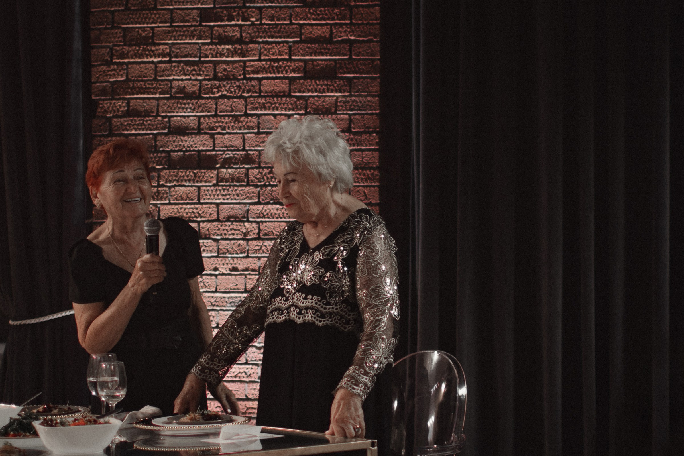 Собираемся на свадьбу вместе с фотосессией для двоих на утренние сборы. Свадебный, репортажный и портретный фотограф Сочи, Краснодар. Александра Зайцева