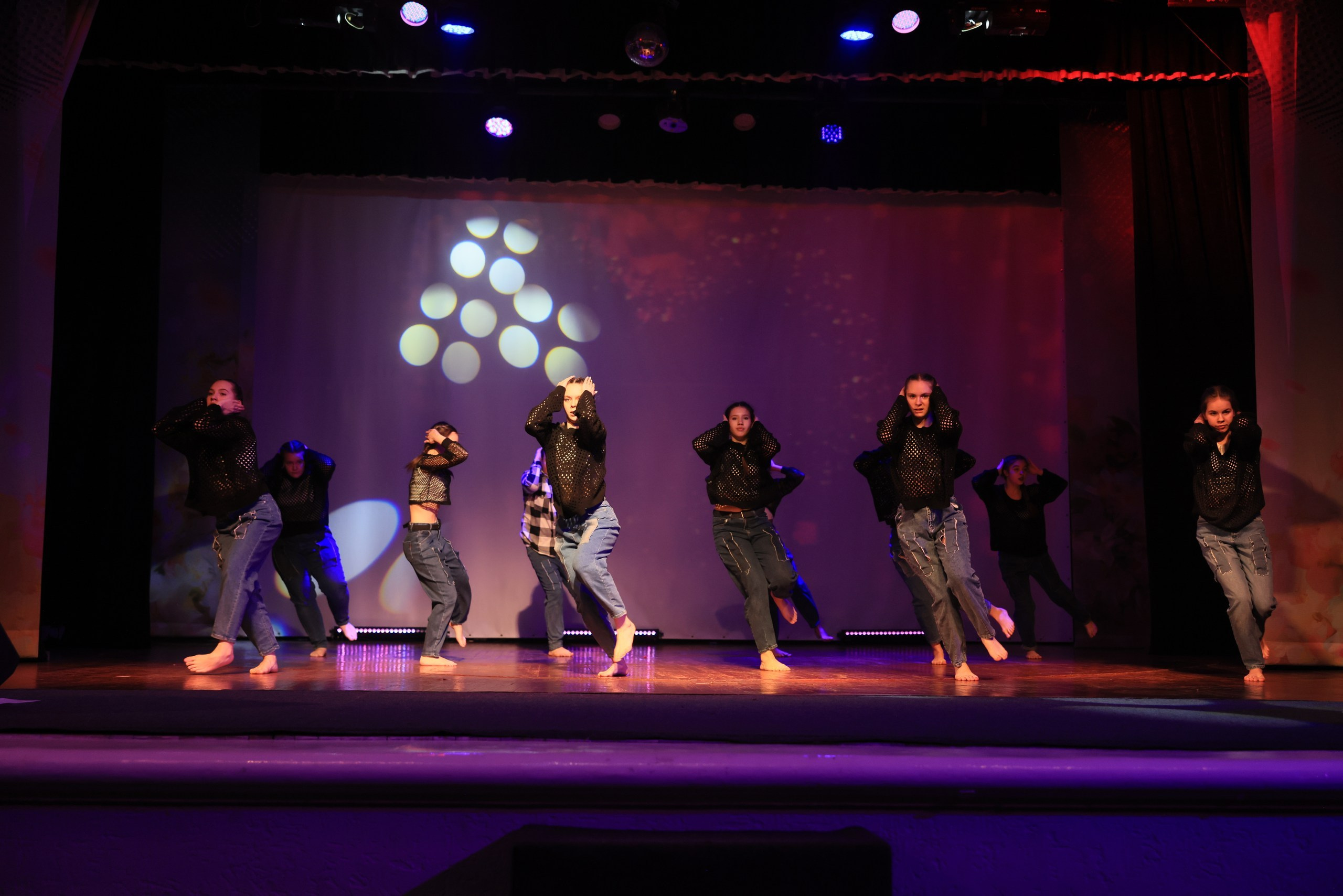 Концерт к 8 Марта в ДК «Металлург» г. Тула. Фотограф в Туле Крупский АнДРей. Фотостудия «КАДР71» в Туле