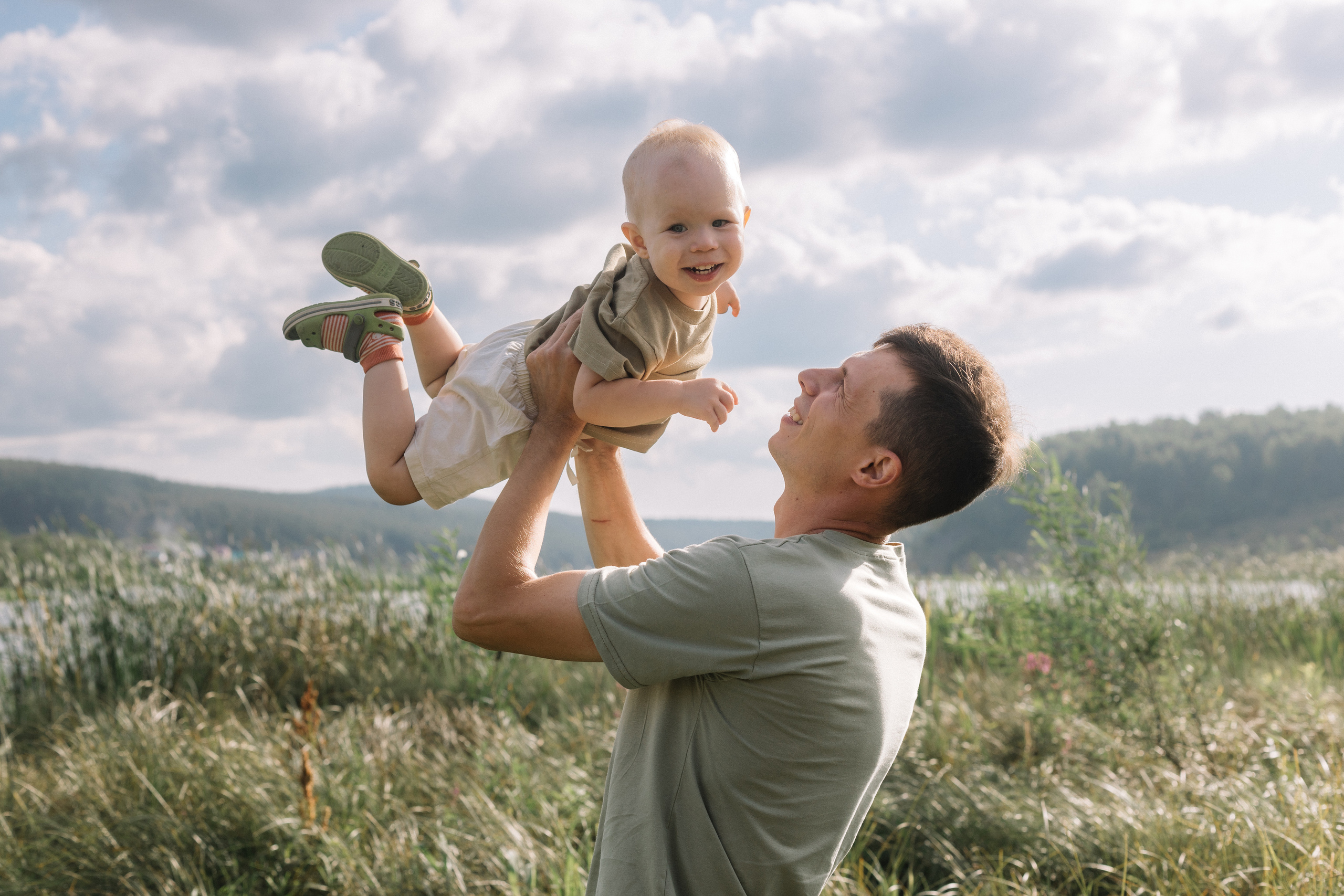 У пруда. Фотограф Регина Даниловна Усть — Катав