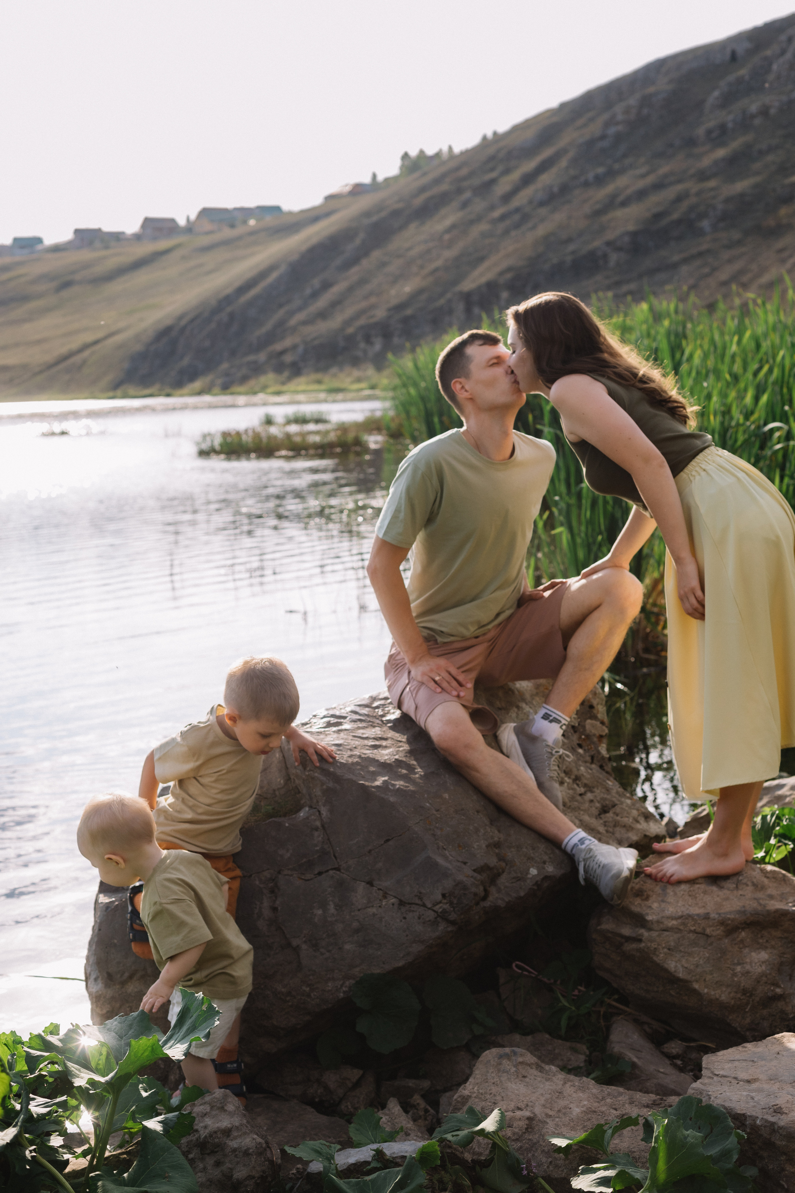 У пруда. Фотограф Регина Даниловна Усть — Катав