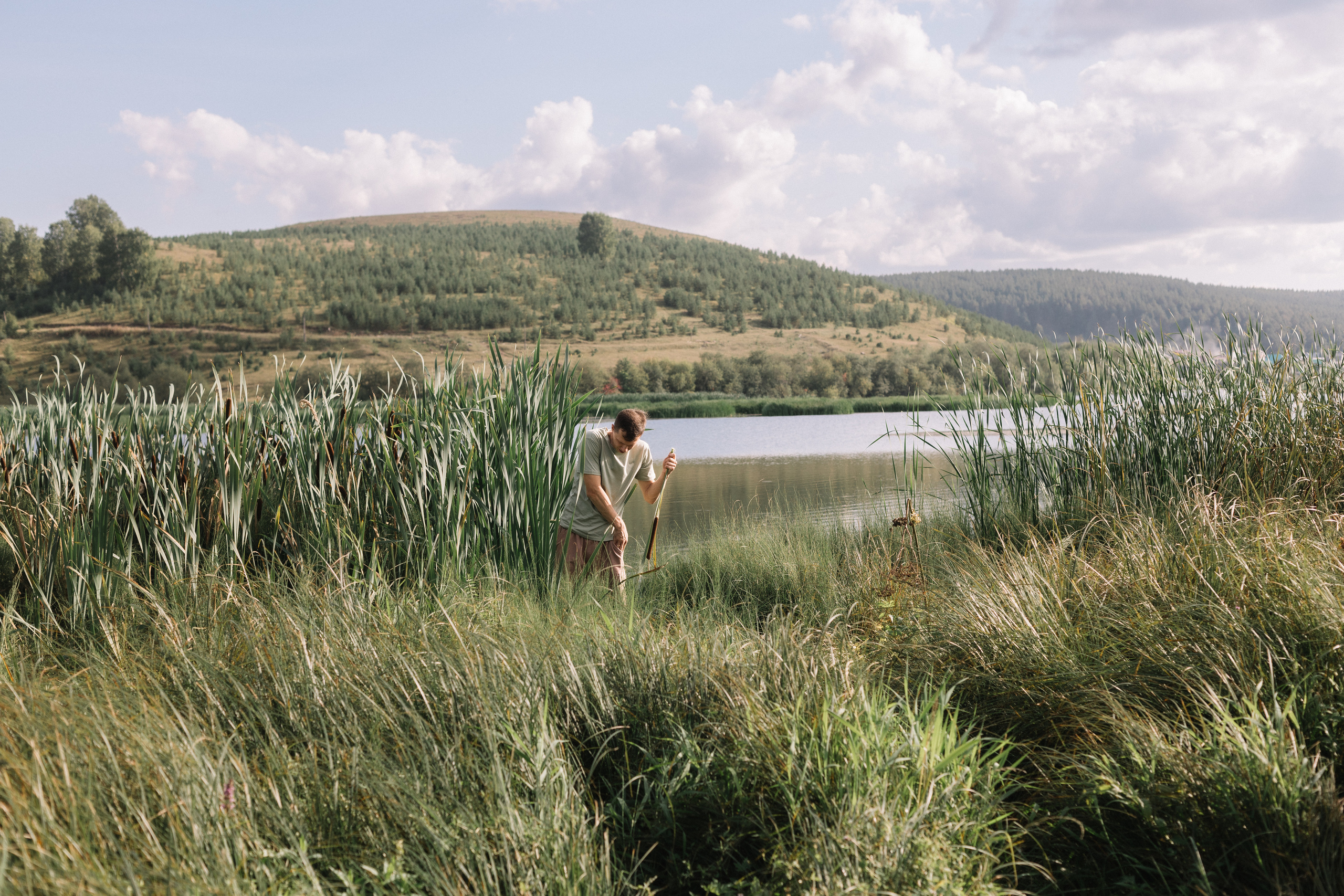 У пруда. Фотограф Регина Даниловна Усть — Катав