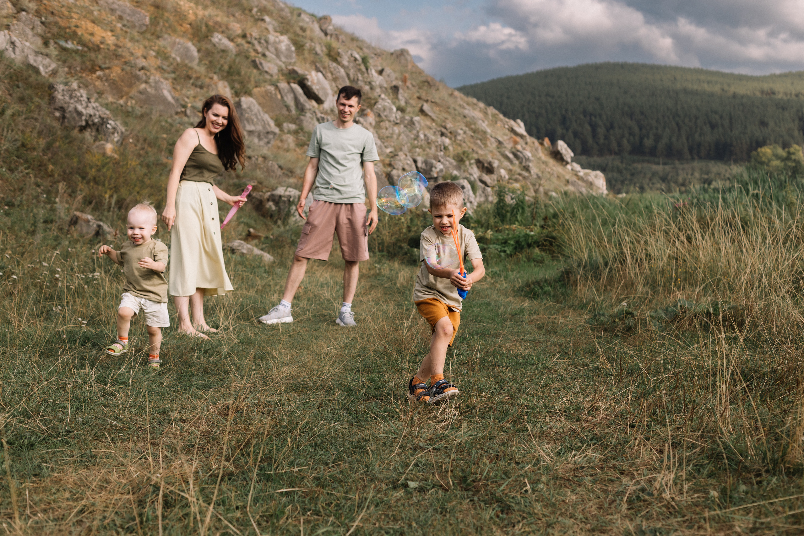 У пруда. Фотограф Регина Даниловна Усть — Катав