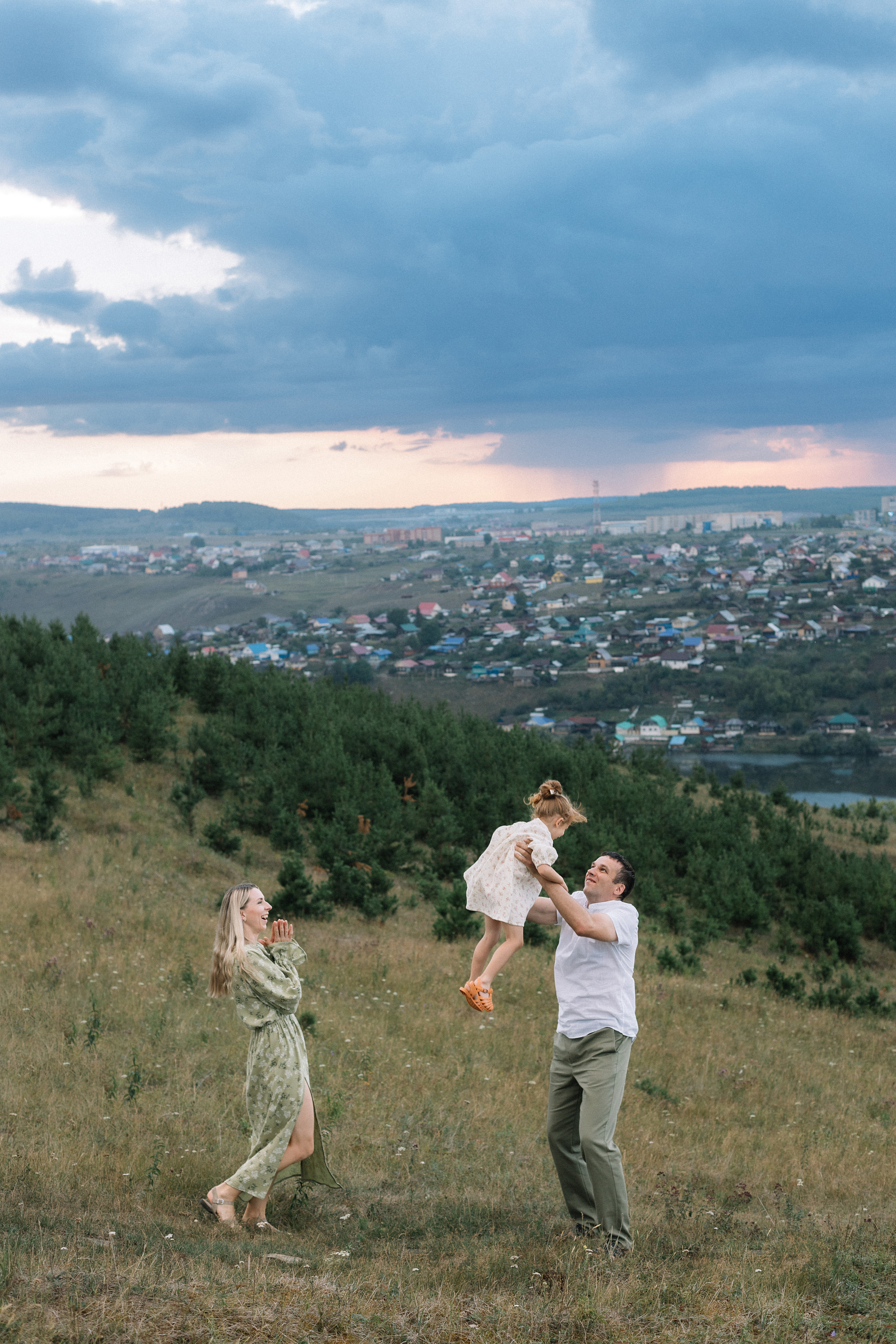 Перед грозой. Фотограф Регина Даниловна Усть — Катав