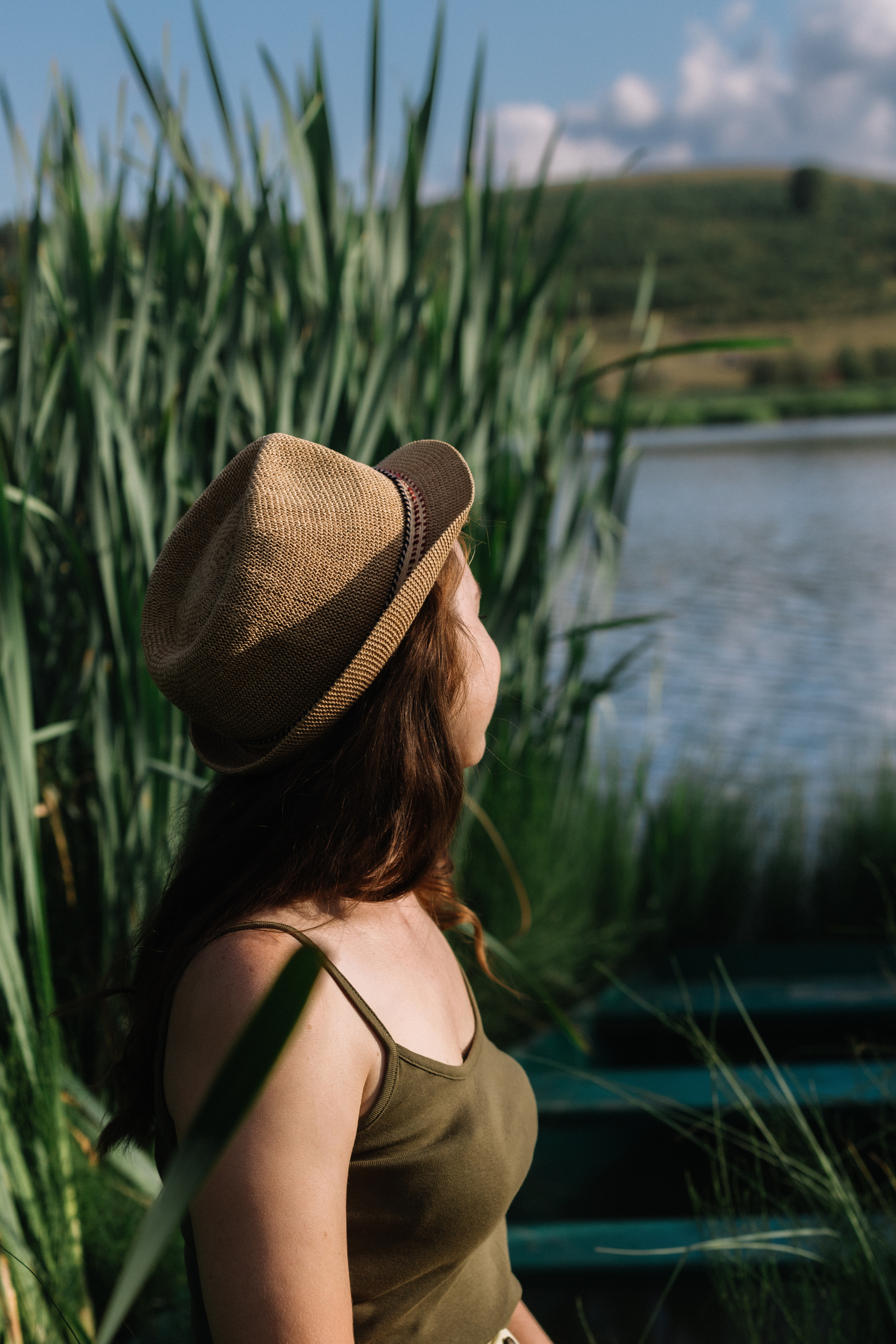 У пруда. Фотограф Регина Даниловна Усть — Катав