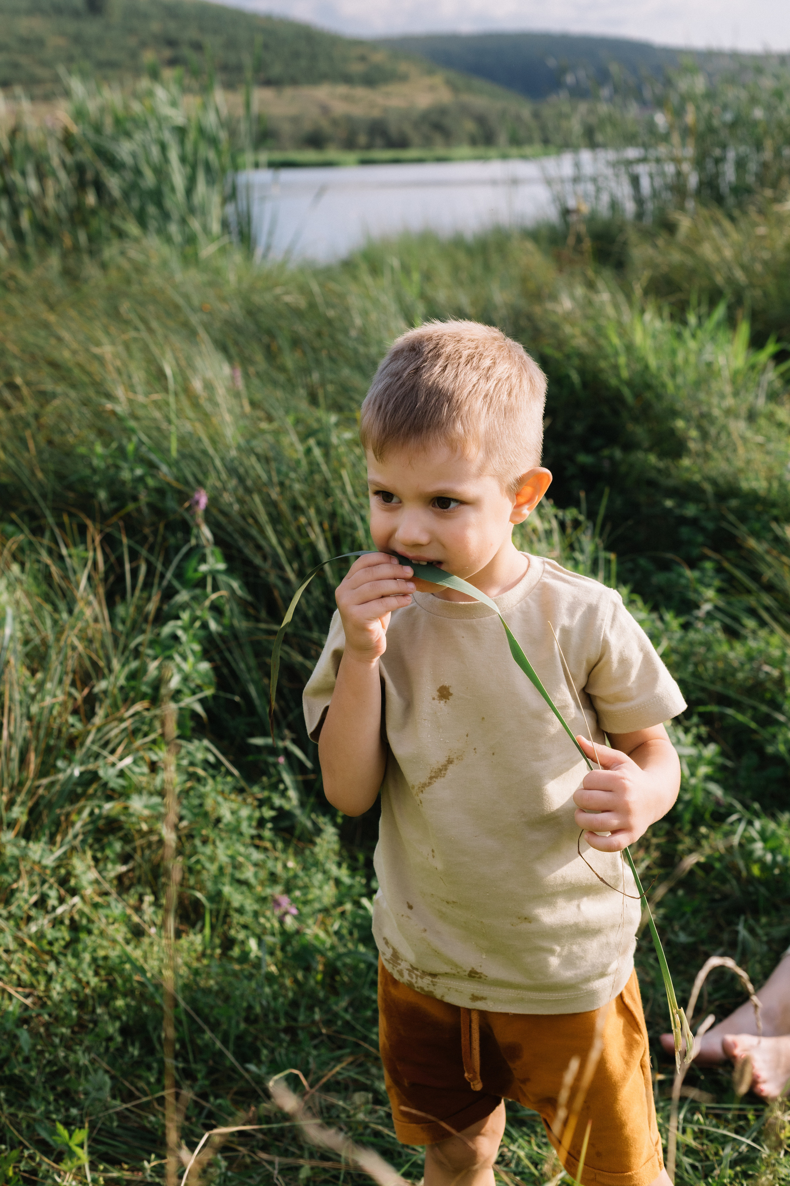 У пруда. Фотограф Регина Даниловна Усть — Катав
