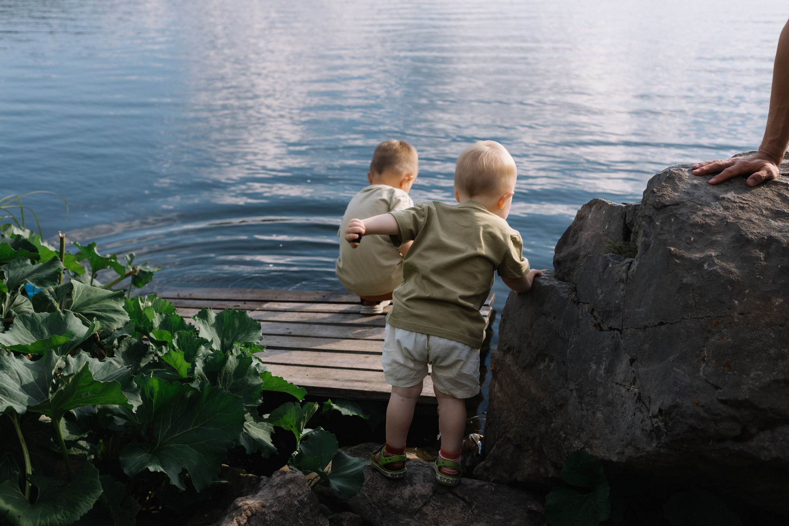 У пруда. Фотограф Регина Даниловна Усть — Катав