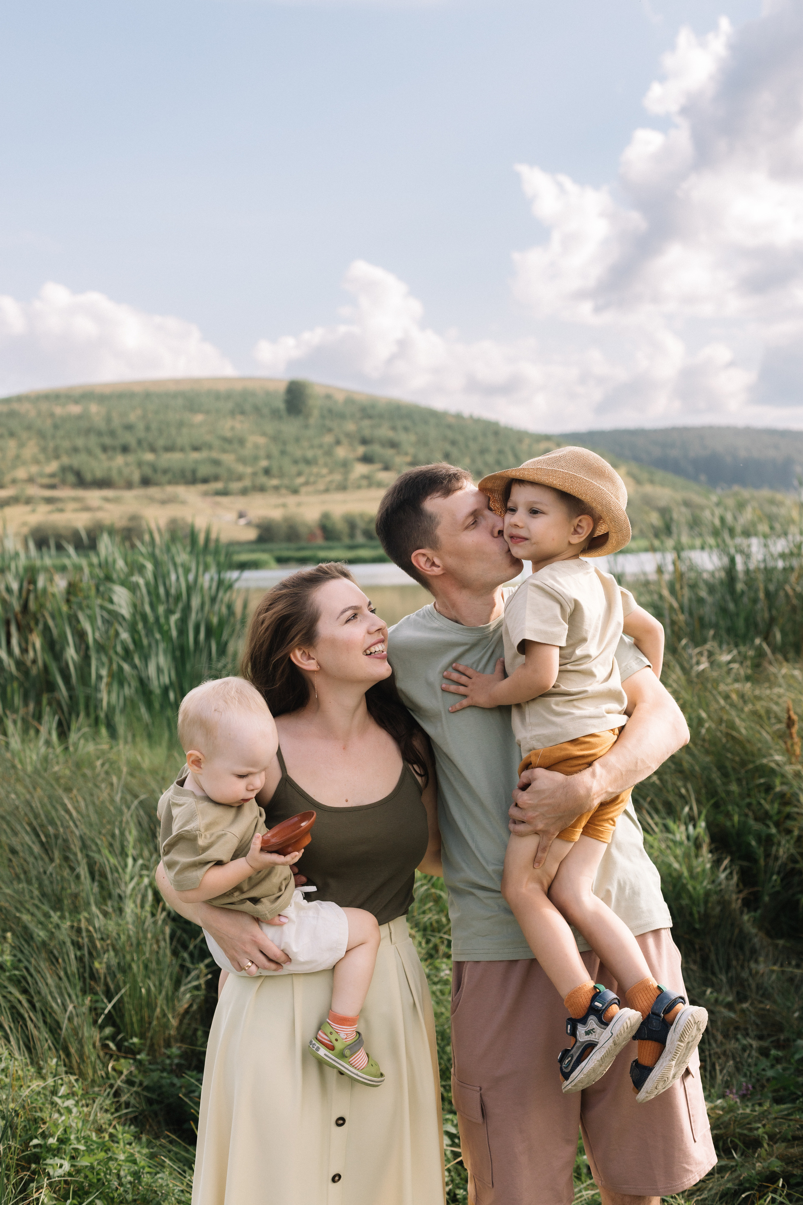 У пруда. Фотограф Регина Даниловна Усть — Катав