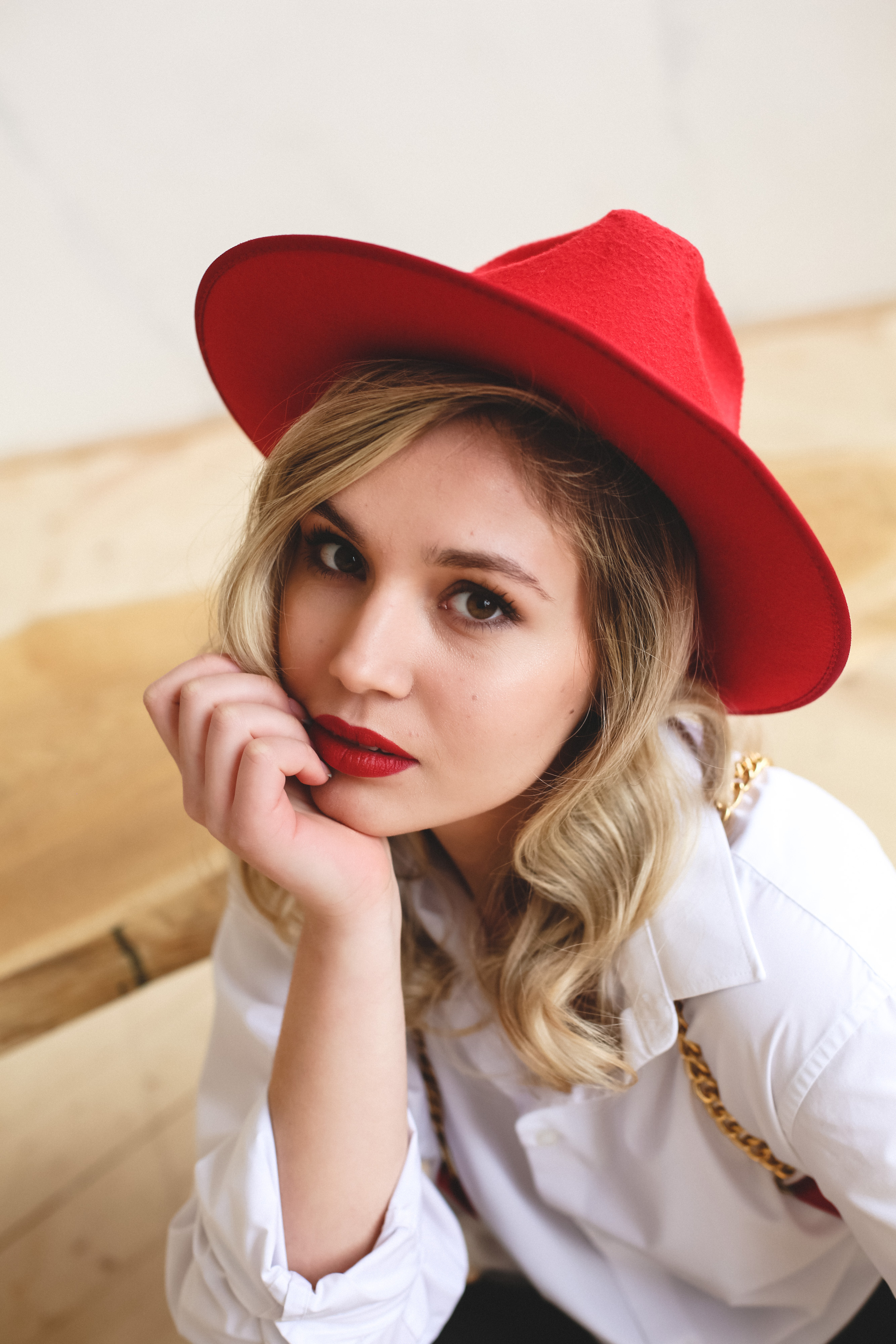 Контент для визажиста, стилиста по волосам Анны Никольской. Бренд, контент фотограф в Волгограде Елена Даньшина