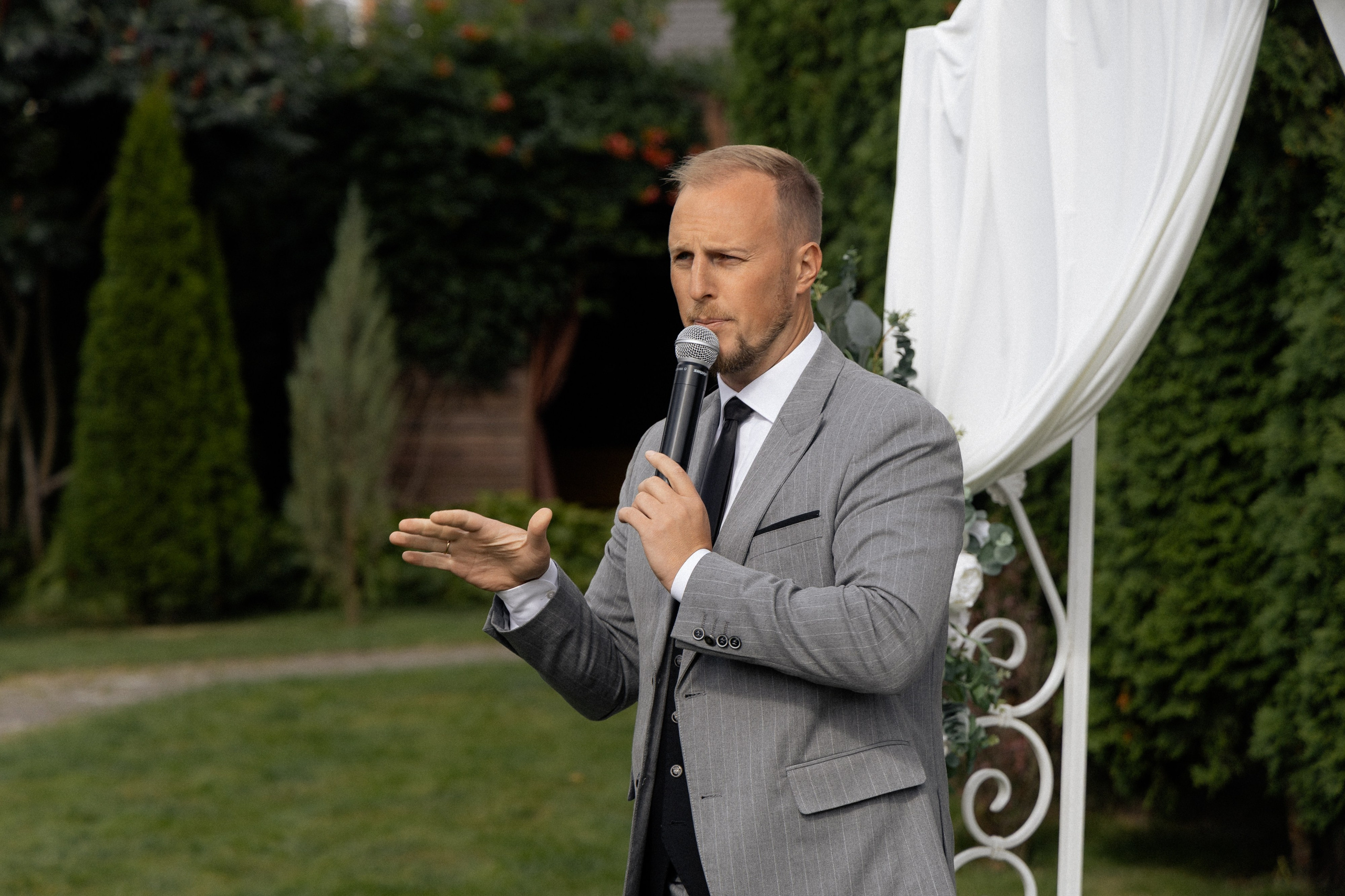 Свадебная фотосессия Анастасии и Игоря в Усадьбе Легенда. Свадебный фотограф в Минске/Беларуси Сергей Спиридонов