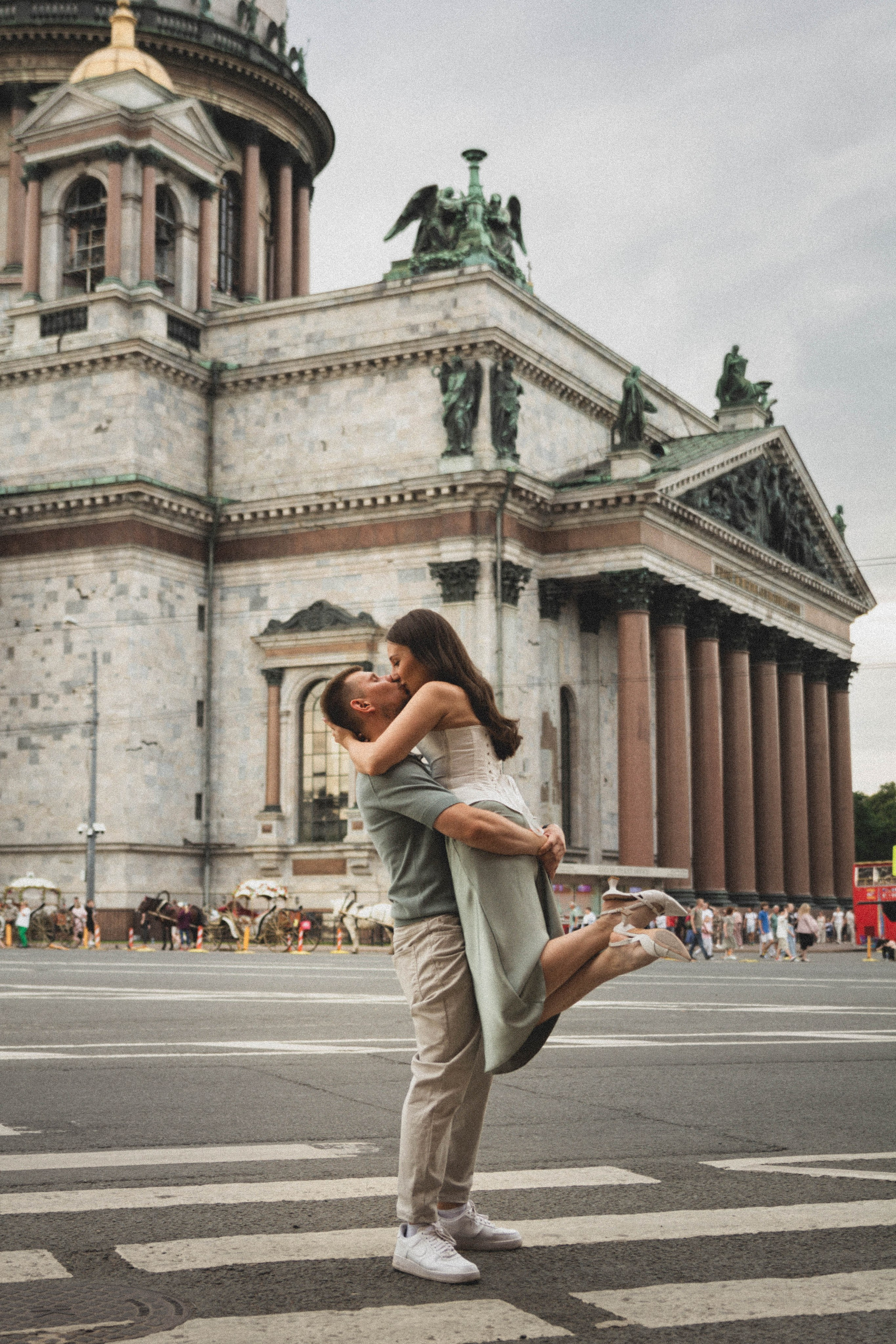 Love Story на Исаакиевской площади. Портретный фотограф в Санкт-Петербурге Наталья Родионова