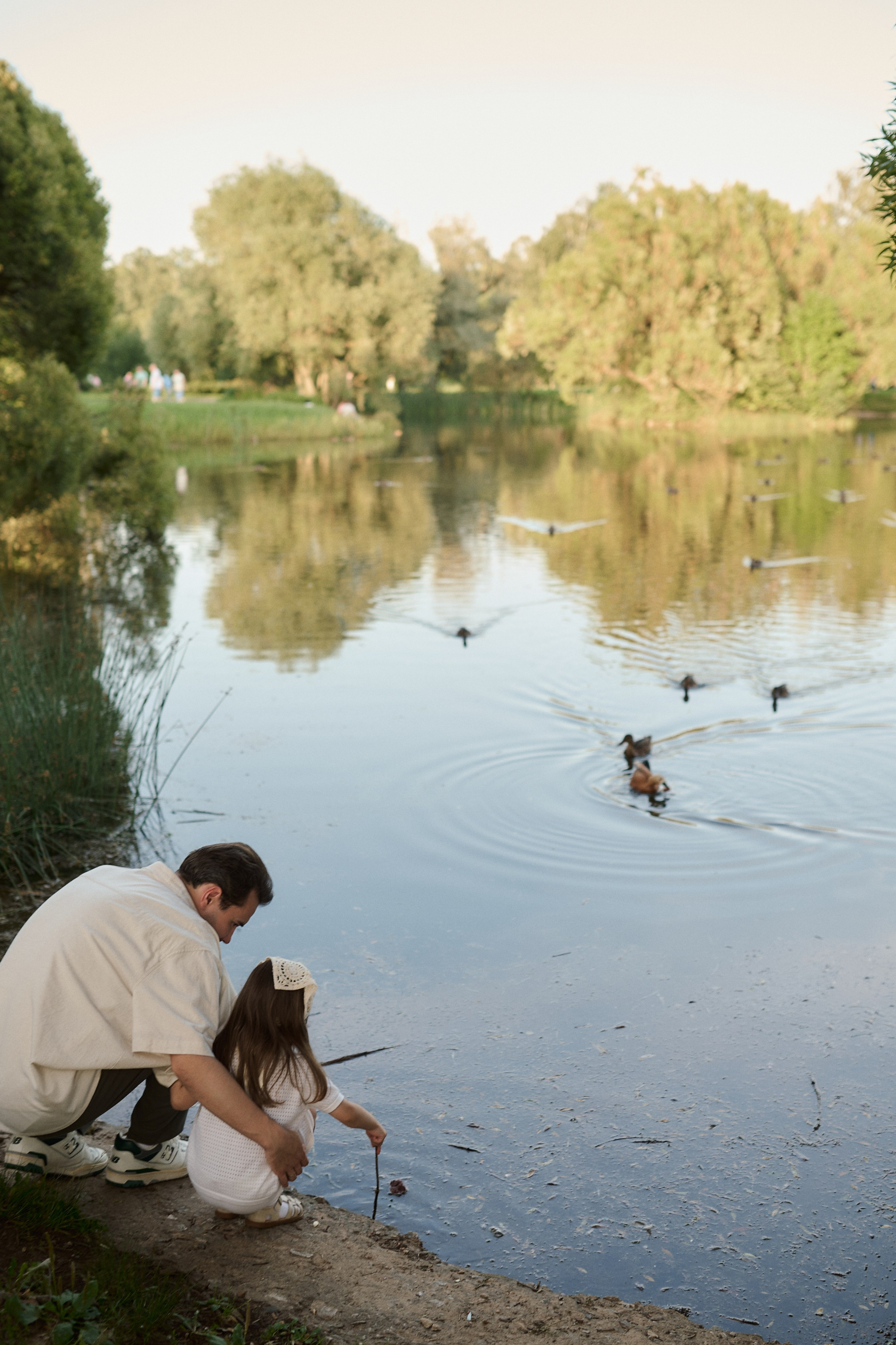 Рохус, Юля и Оливия в парке Останкино. Семейный и свадебный lifestyle-фотограф в Москве Мария Петрова