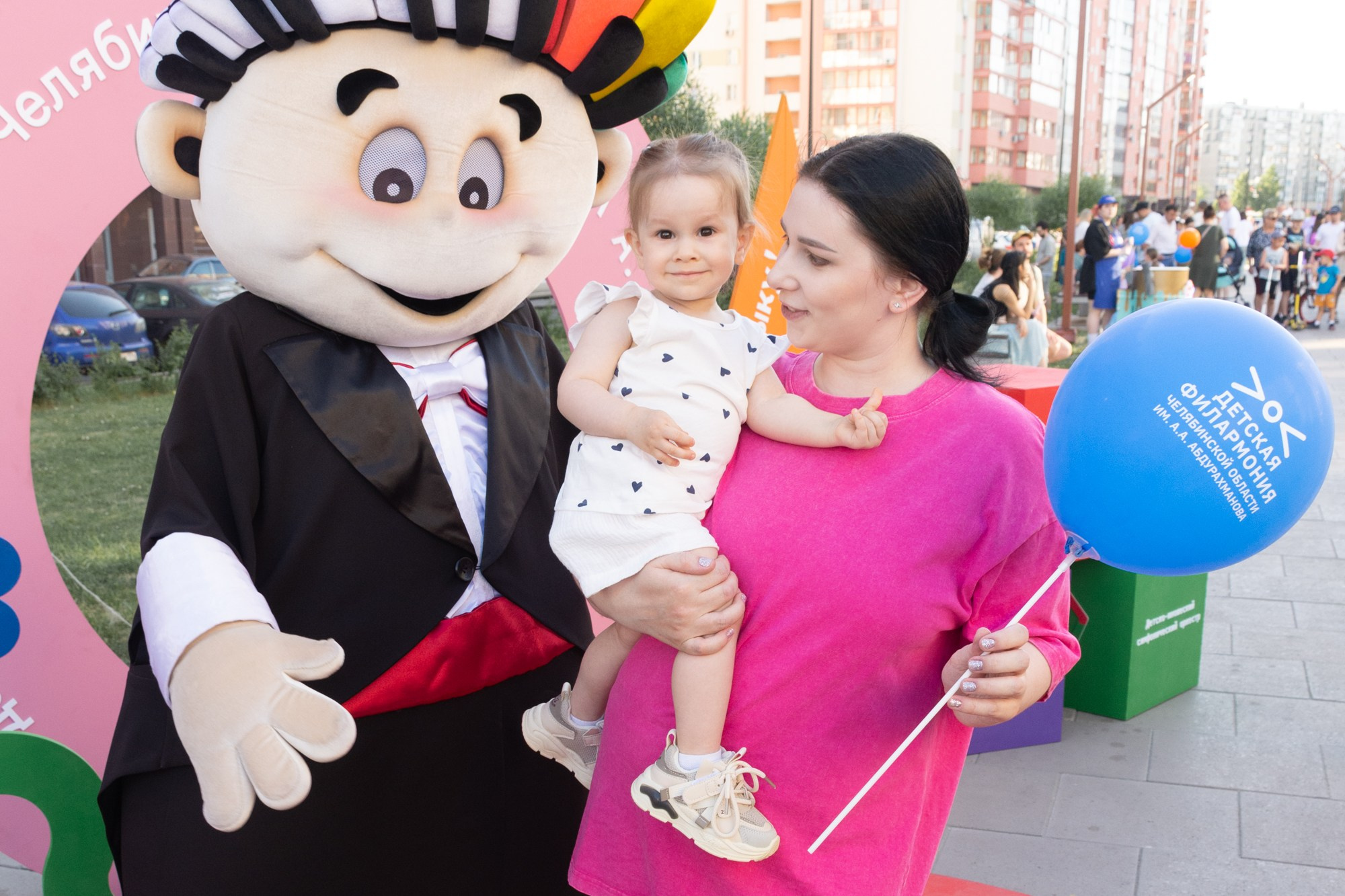 Фестиваль современного исполнительского искусства (Сквер Академ Риверсайд). Фотограф Максим Буряк