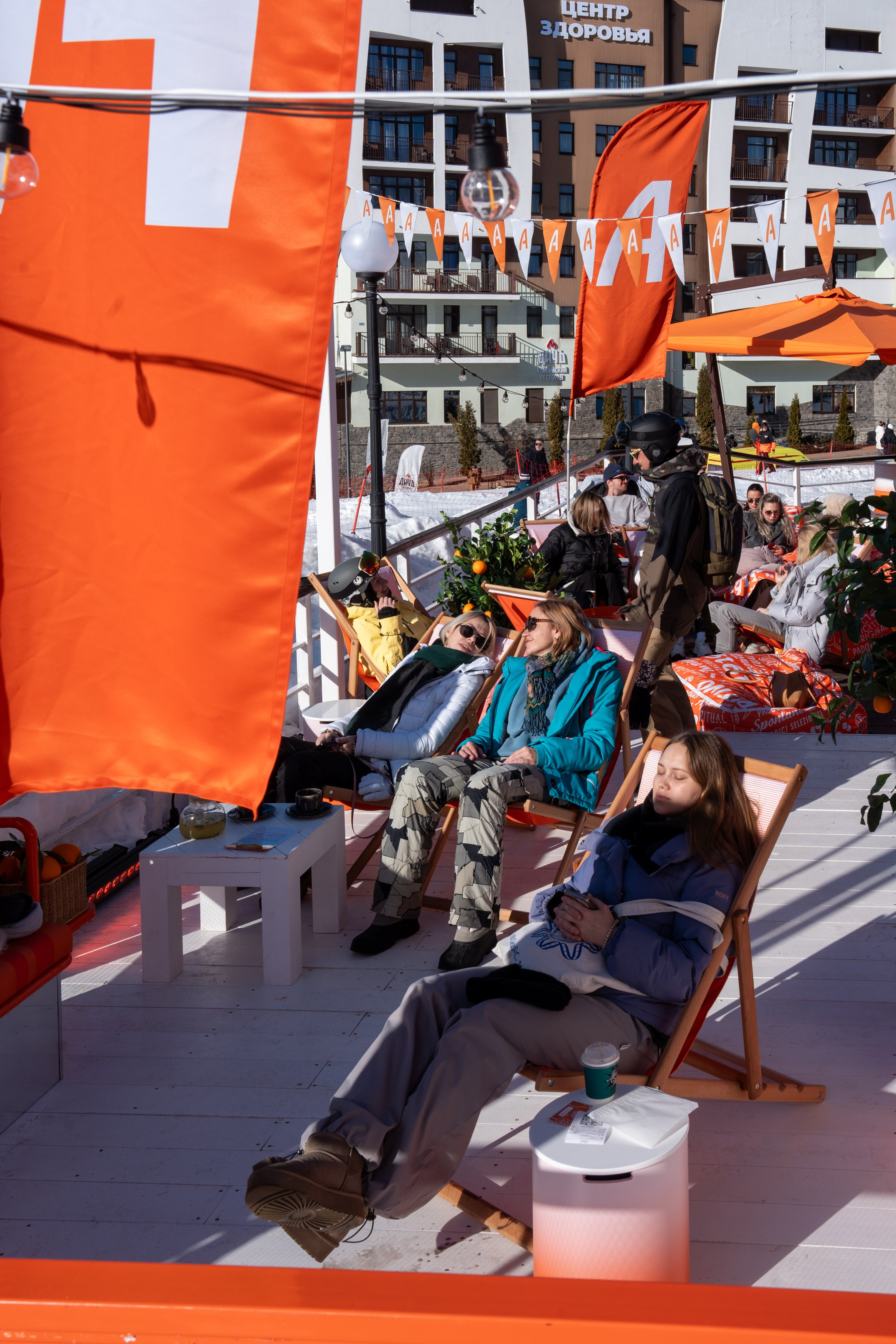 Фотоотчет партнерской интеграции Aperol Spritz на Роза Фест 2025. Репортажный фотограф в Красной Поляне и Сочи Павлюченко Екатерина