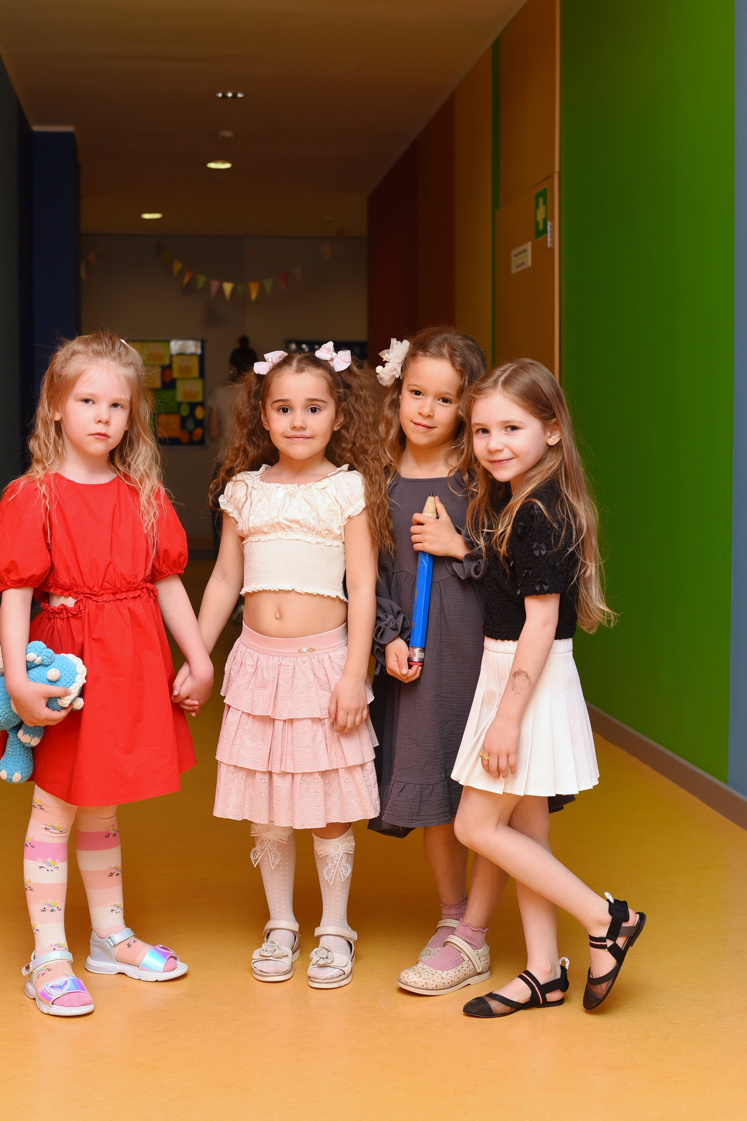 Фотоальбомы для детского сада. Стильные выпускные альбомы, детские фотосессии, сюжетные фотографии