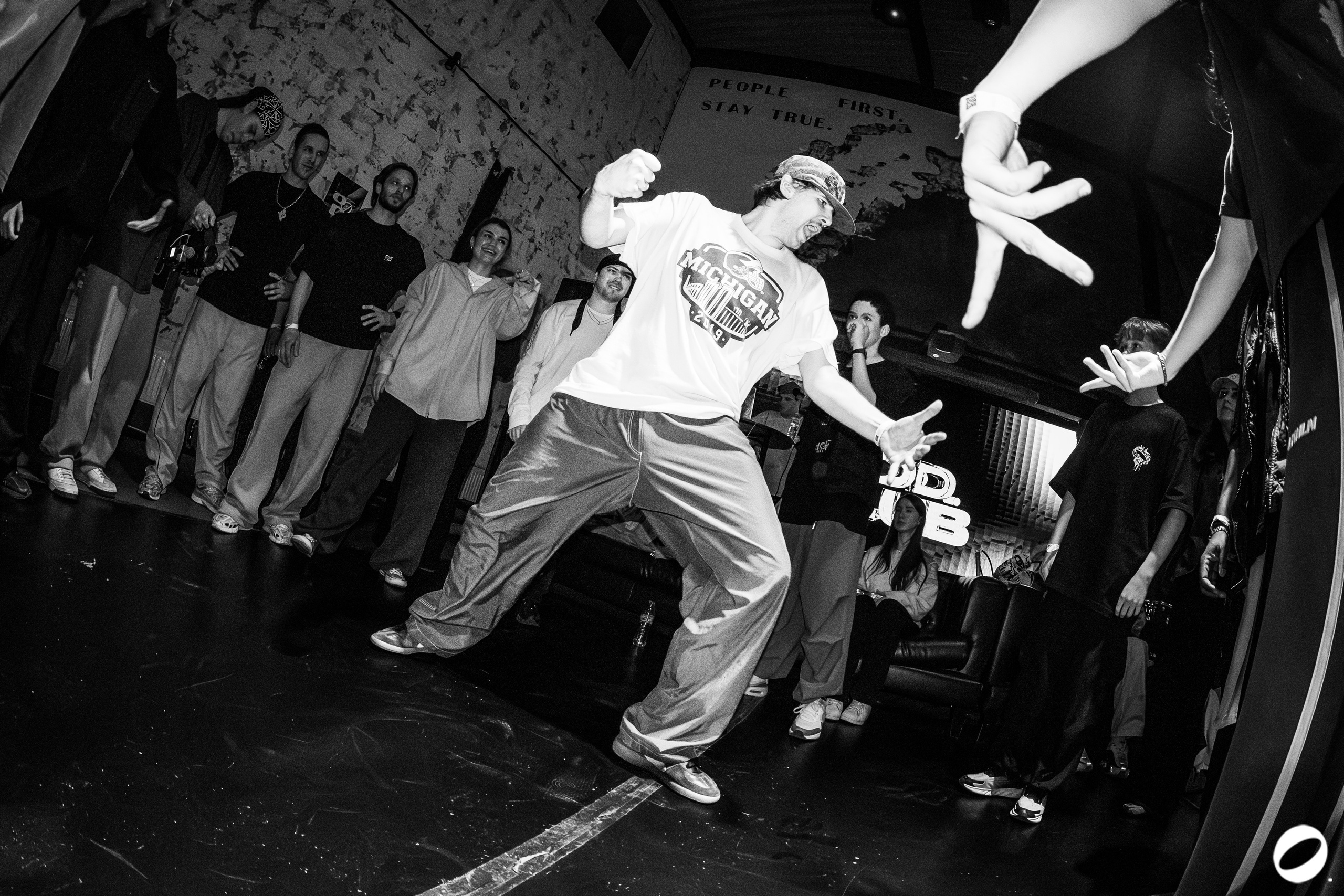 ODD.CLUB 04/04 (@youlovebu). Соня бу тебя сфоткала