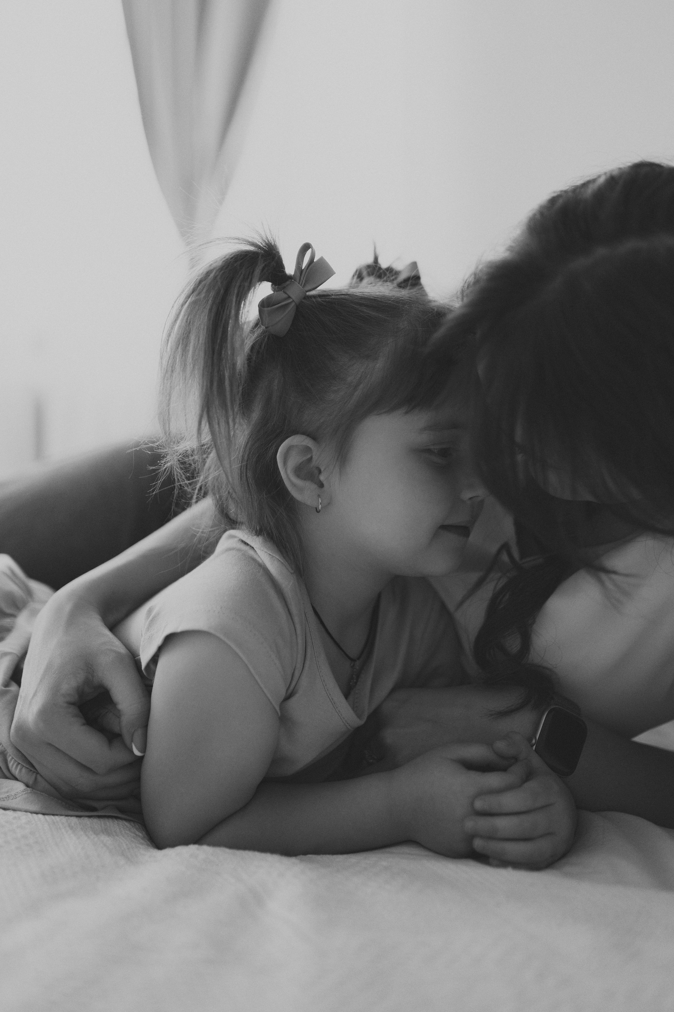 Студийная фотосессия мамы и дочки. Алина Каравайцева. Фотограф в городе Барнаул