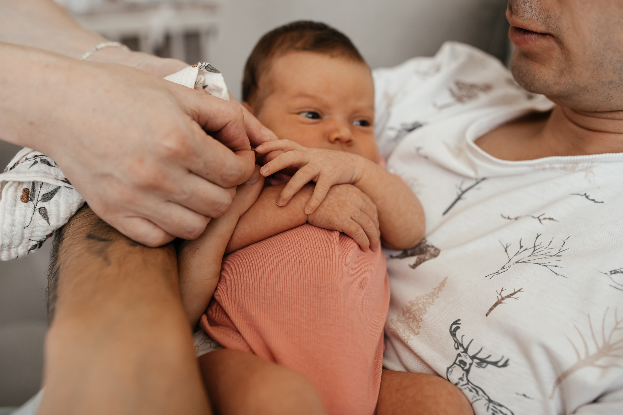 Первые дни Аси дома. Семейный фотограф в Томске Зарина Азизбаева