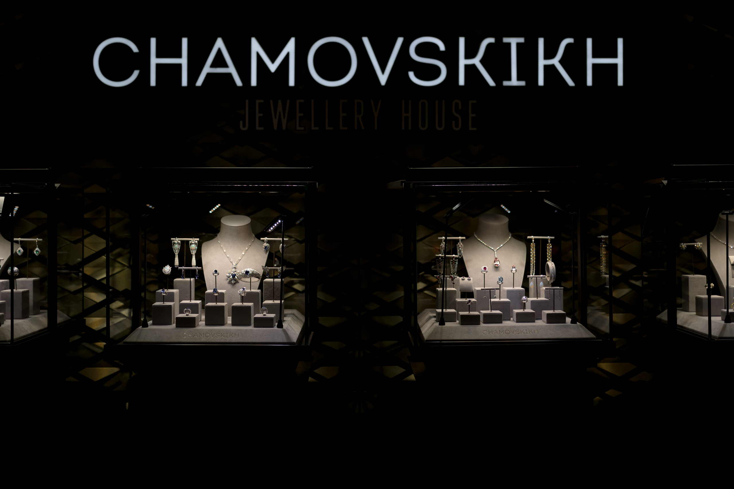 Show CHAMOVSKIKH. Anton Prokopenkov Wedding and Portrait Photographer