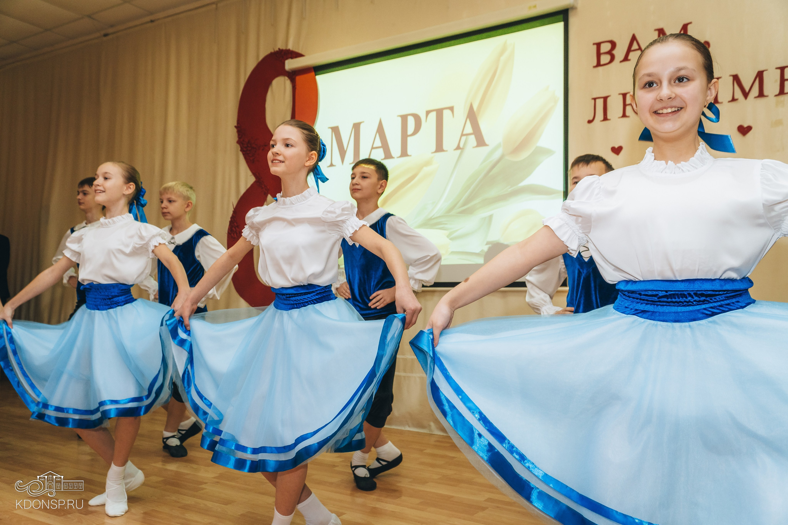 В преддверии праздника весны. Новотитаровский Дом культуры