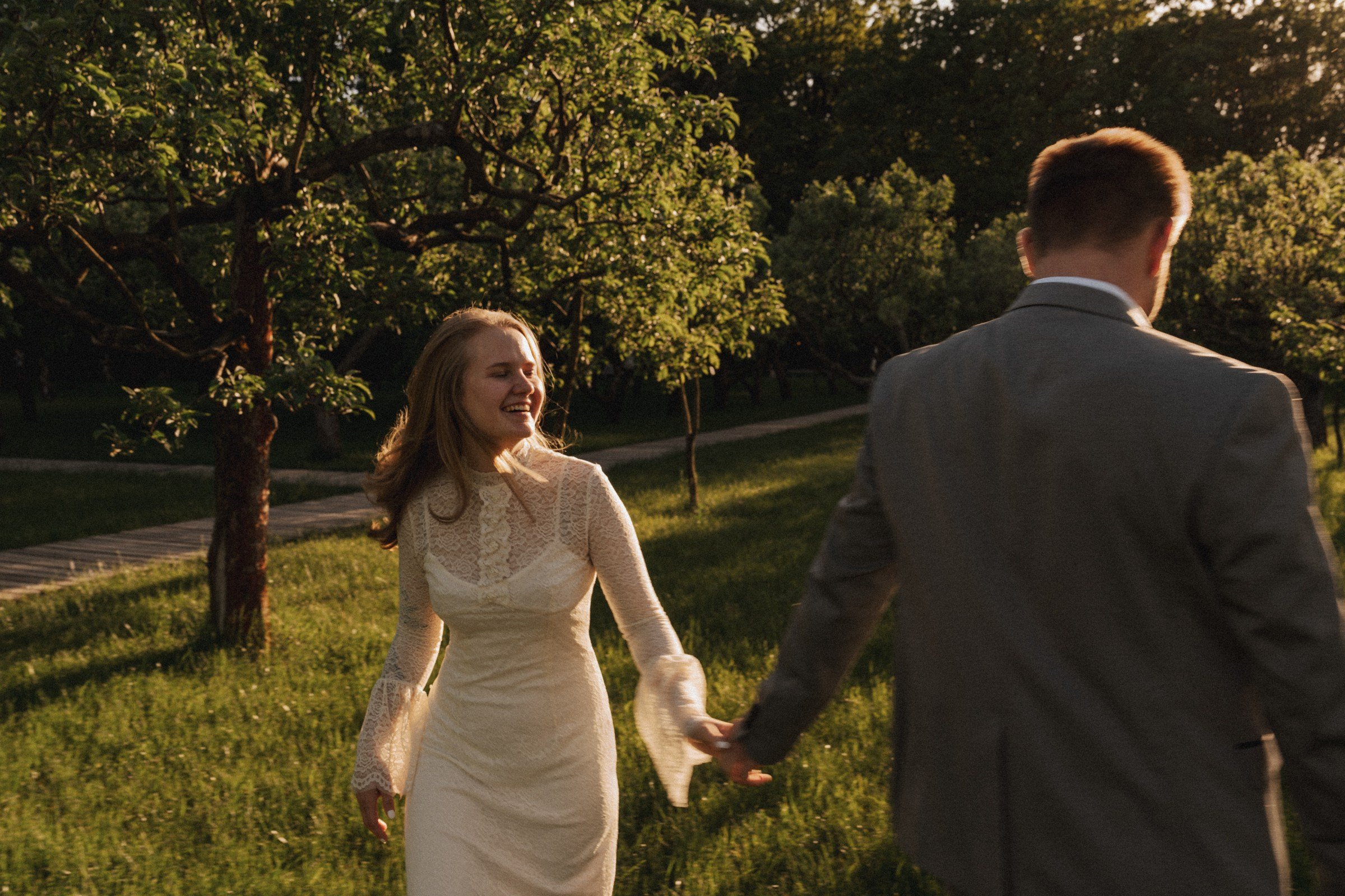 А ♡ А — Шепот деревьев (ВДНХ). Свадебный и портретный фотограф в Москве, Светлана Янковая